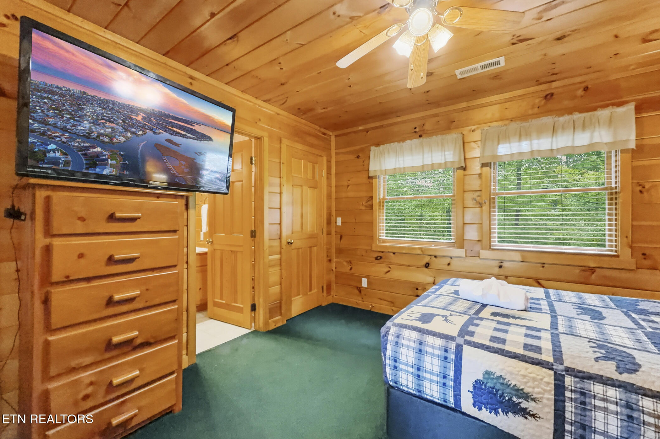 2015 Ridgecrest Loop Way Sevierville TN 37876