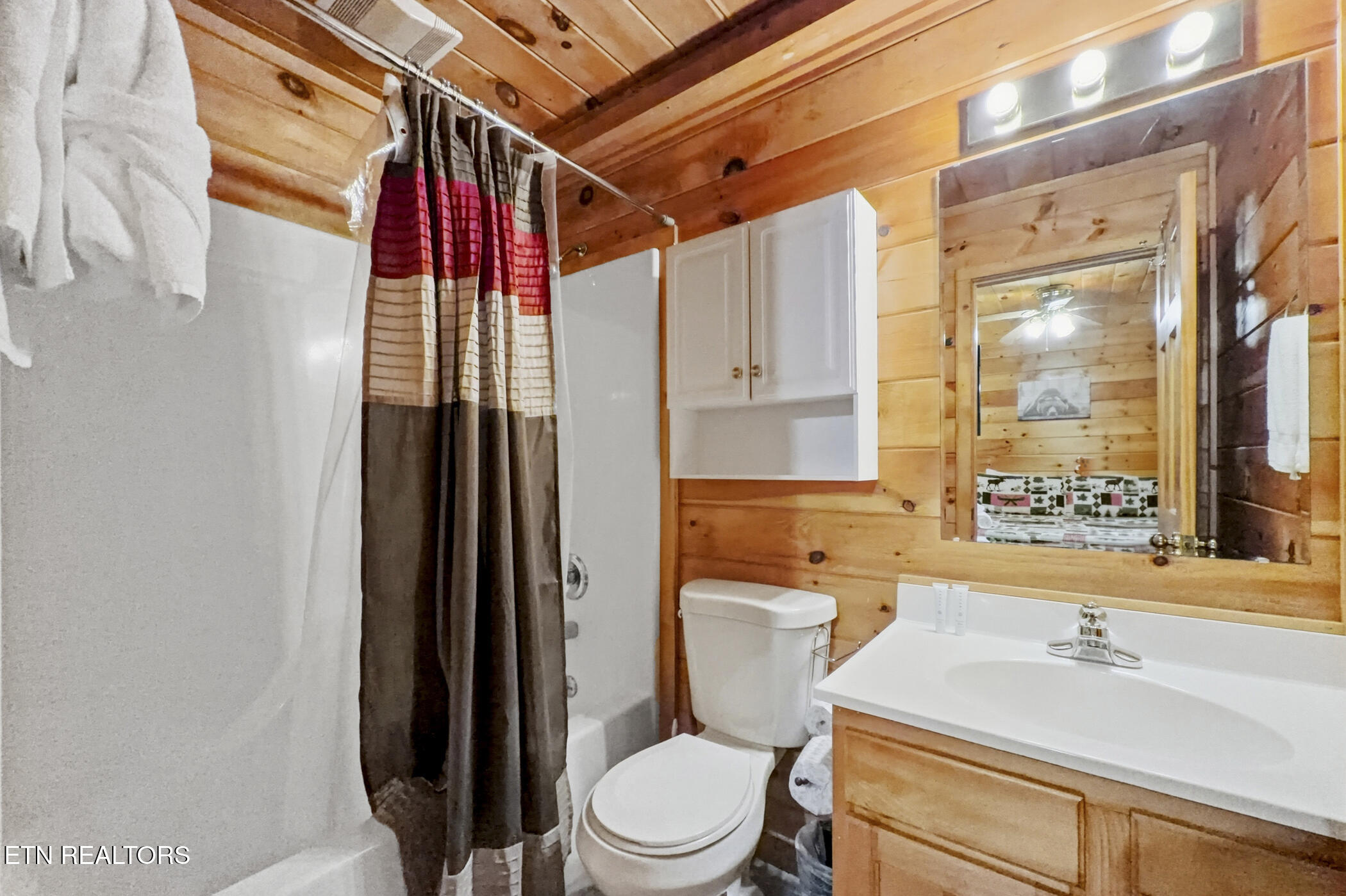 2015 Ridgecrest Loop Way Sevierville TN 37876