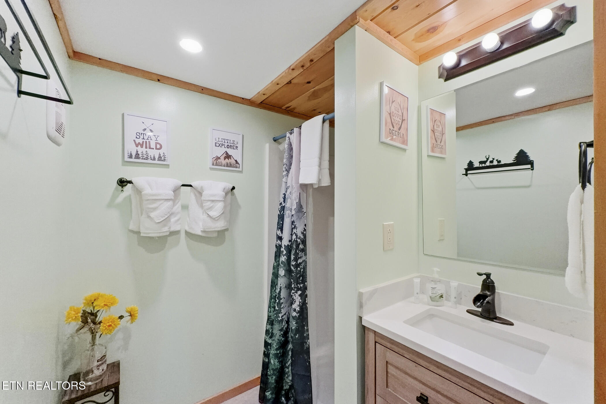 2015 Ridgecrest Loop Way Sevierville TN 37876