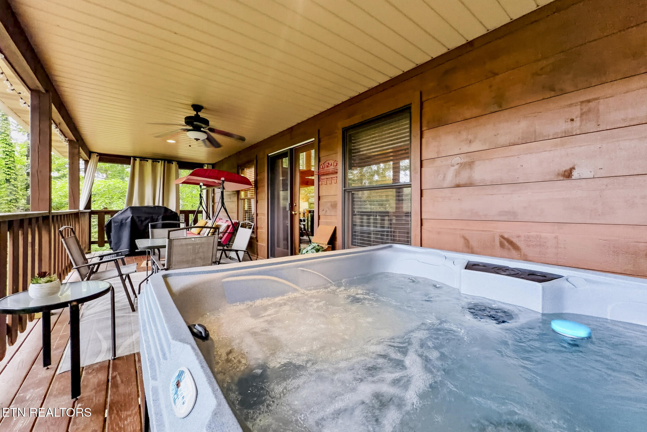 2015 Ridgecrest Loop Way Sevierville TN 37876