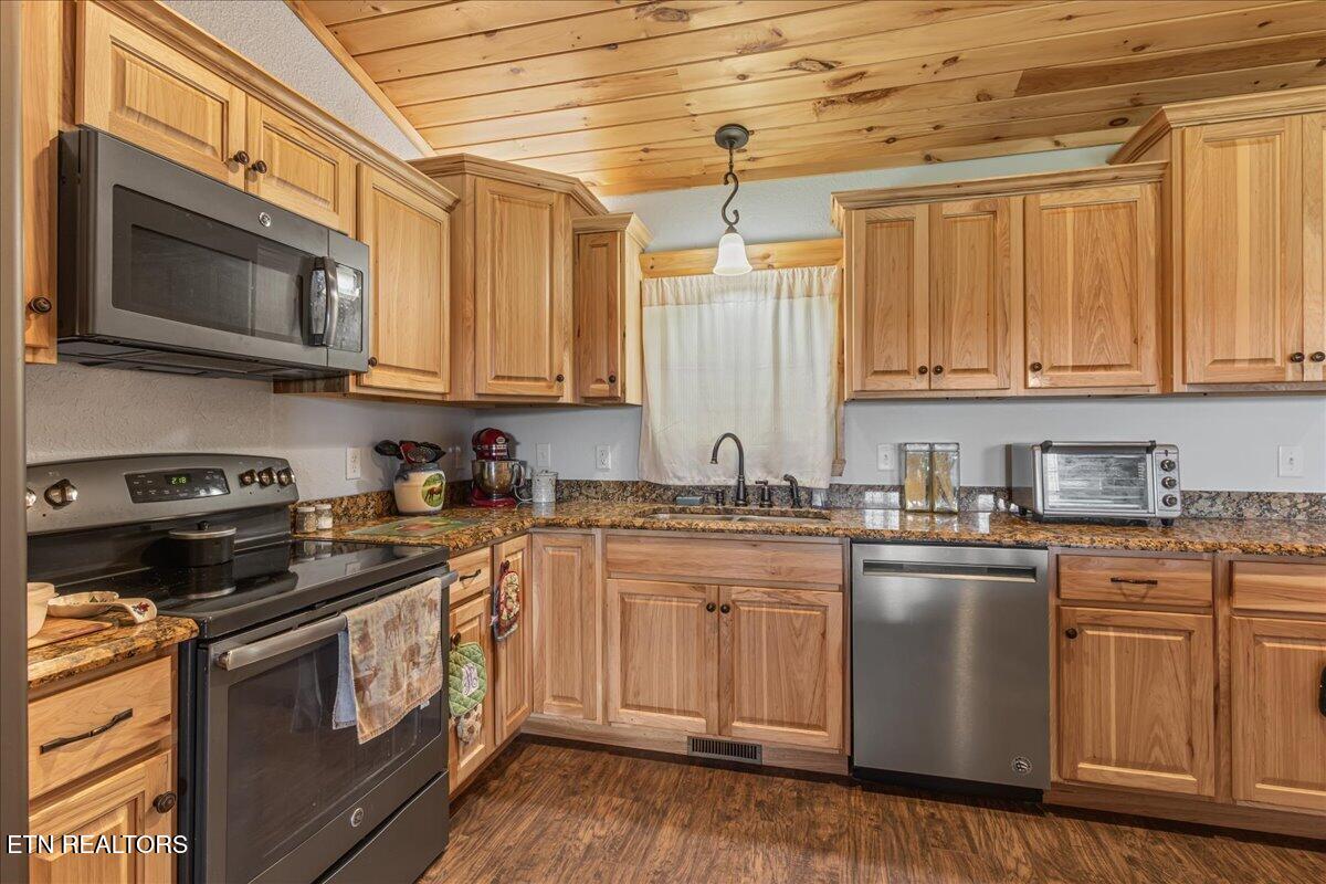 251 County Road 67 Riceville TN 37370