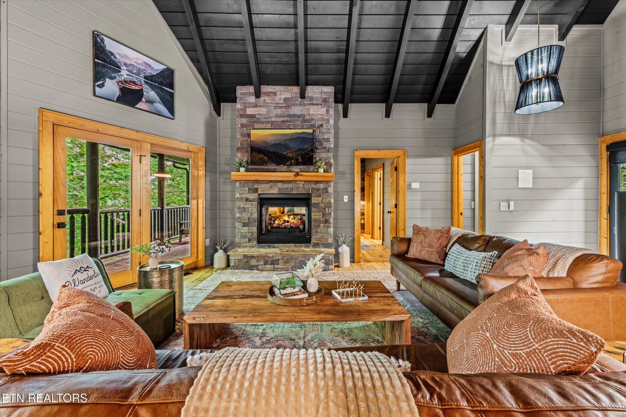 2710 Owls Cove Way Sevierville TN 37862
