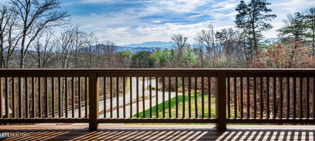 1607 Ridgecrest Drive Sevierville TN 37876