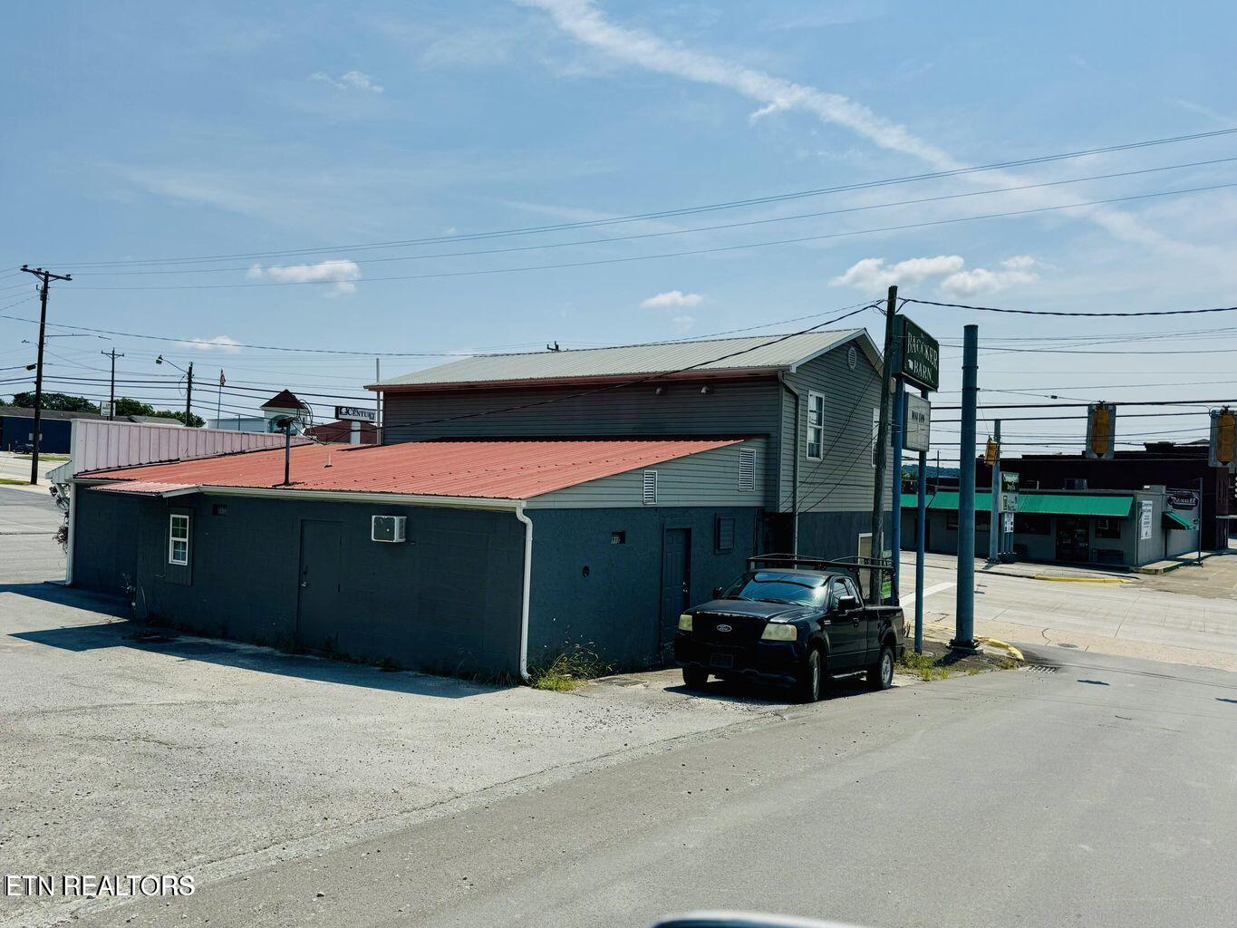202 N Broadstreet New Tazewell TN 37825