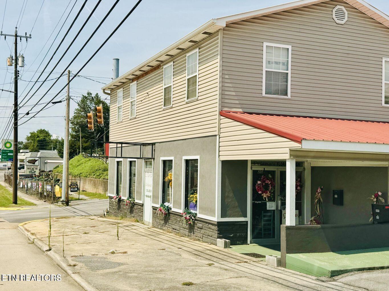 202 N Broadstreet New Tazewell TN 37825