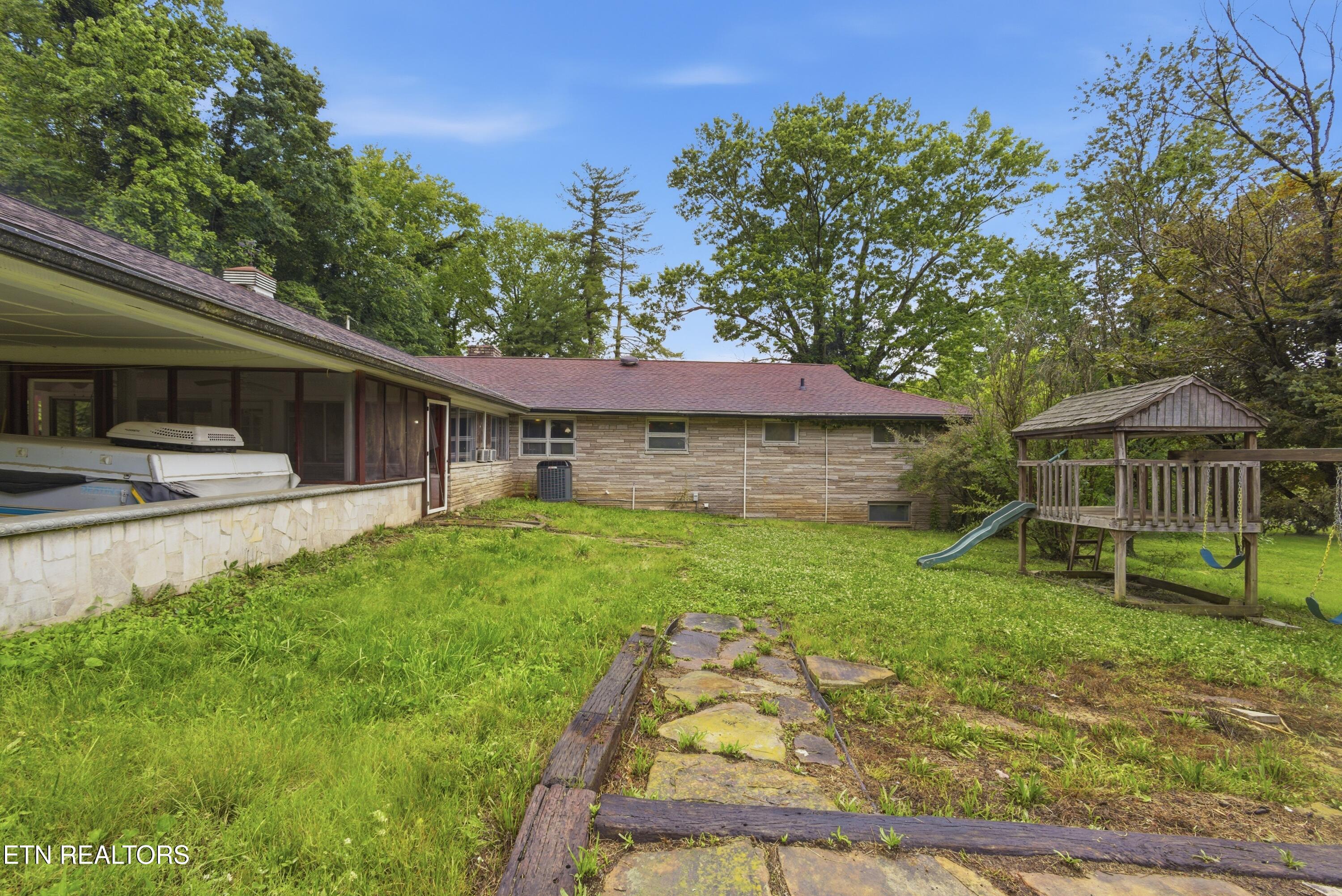 325 Vernal Drive Harriman TN 37748