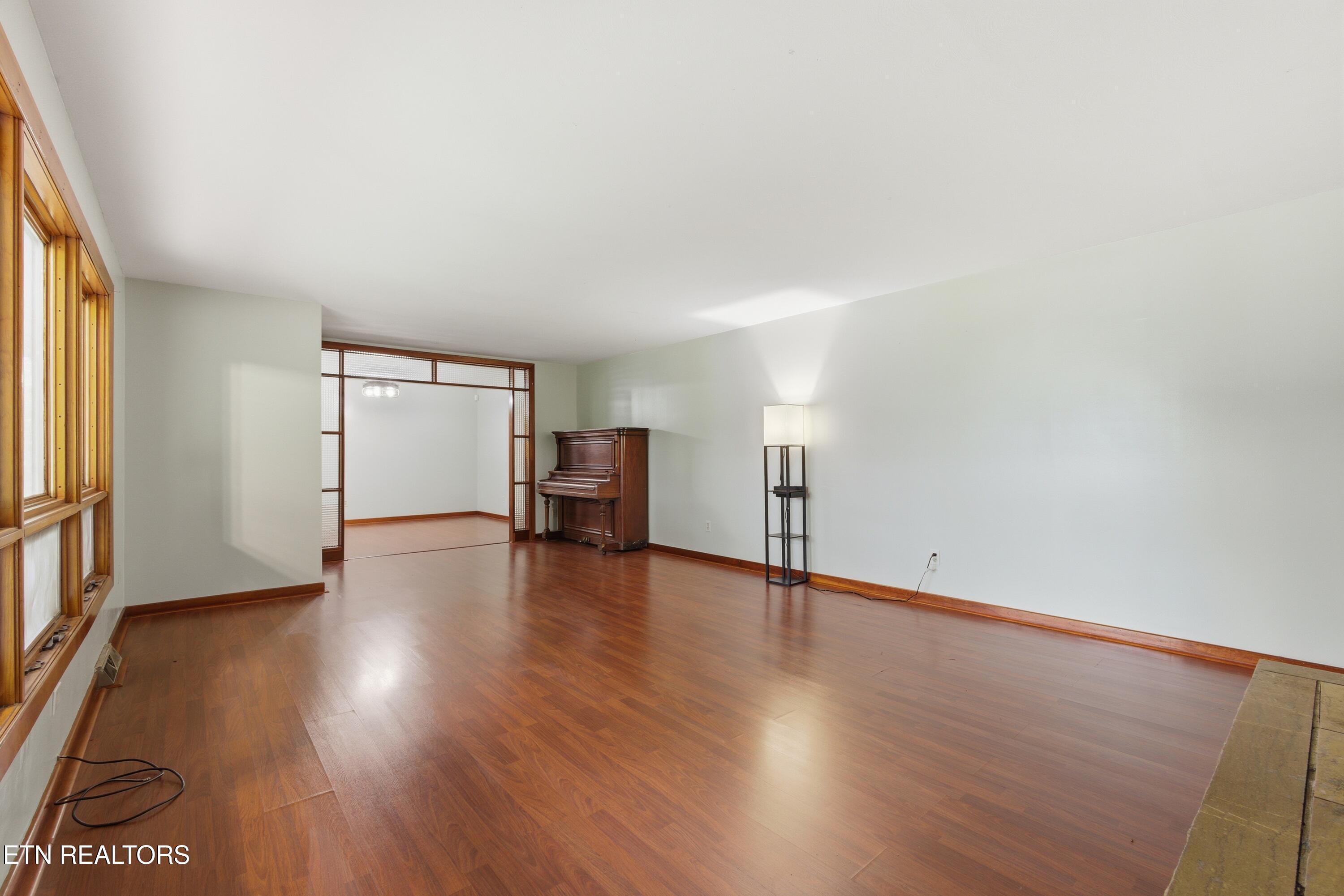 325 Vernal Drive Harriman TN 37748
