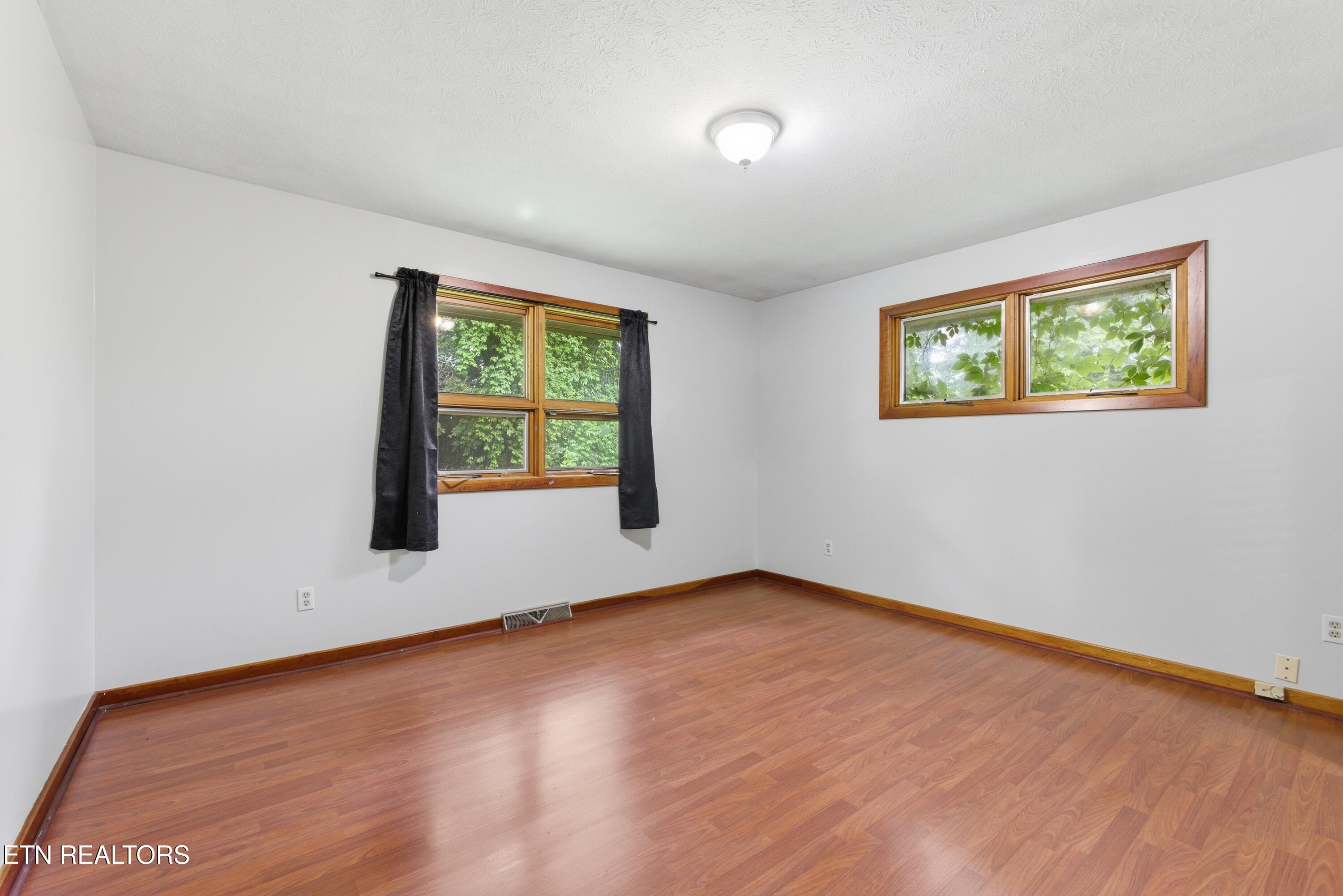 325 Vernal Drive Harriman TN 37748