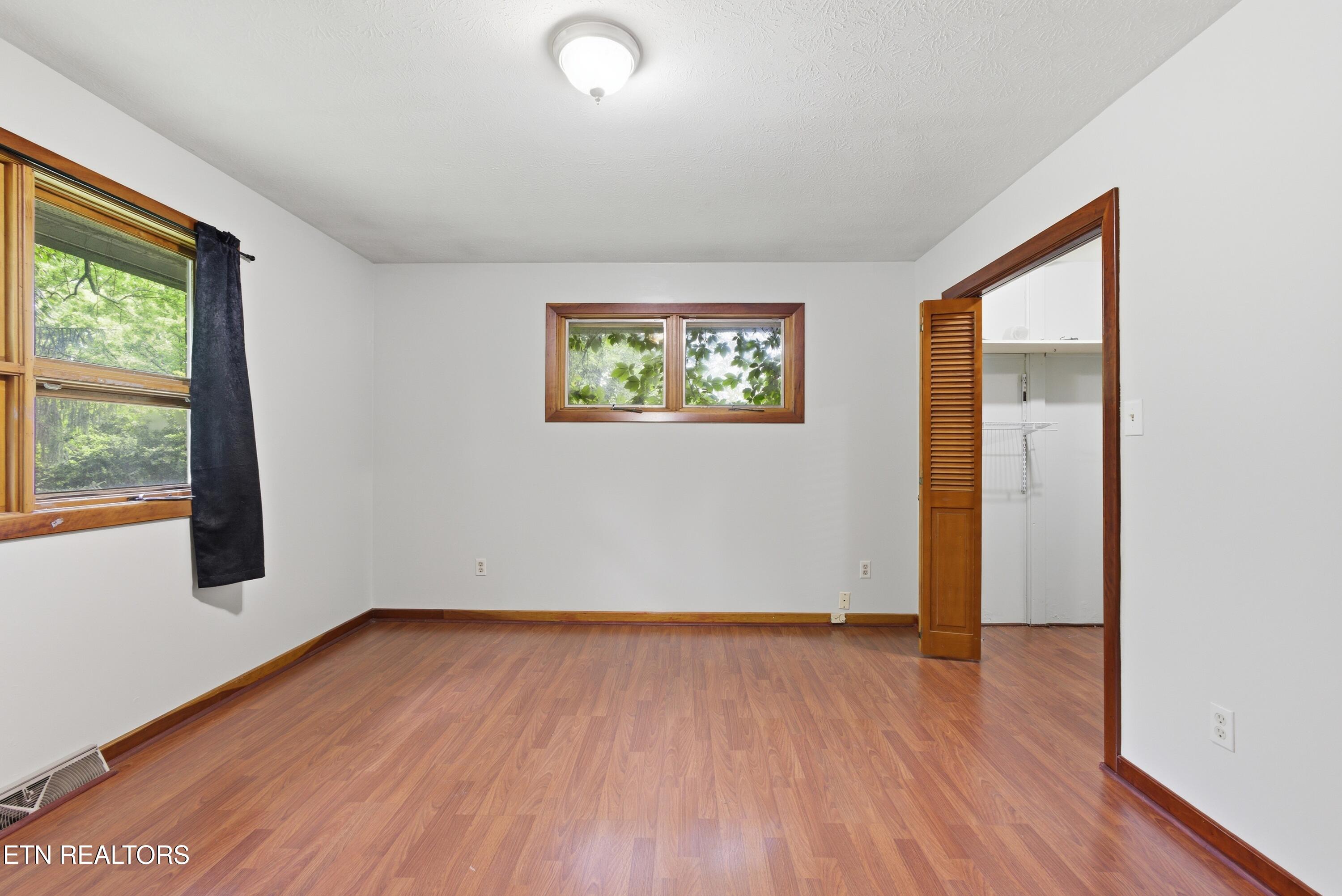 325 Vernal Drive Harriman TN 37748
