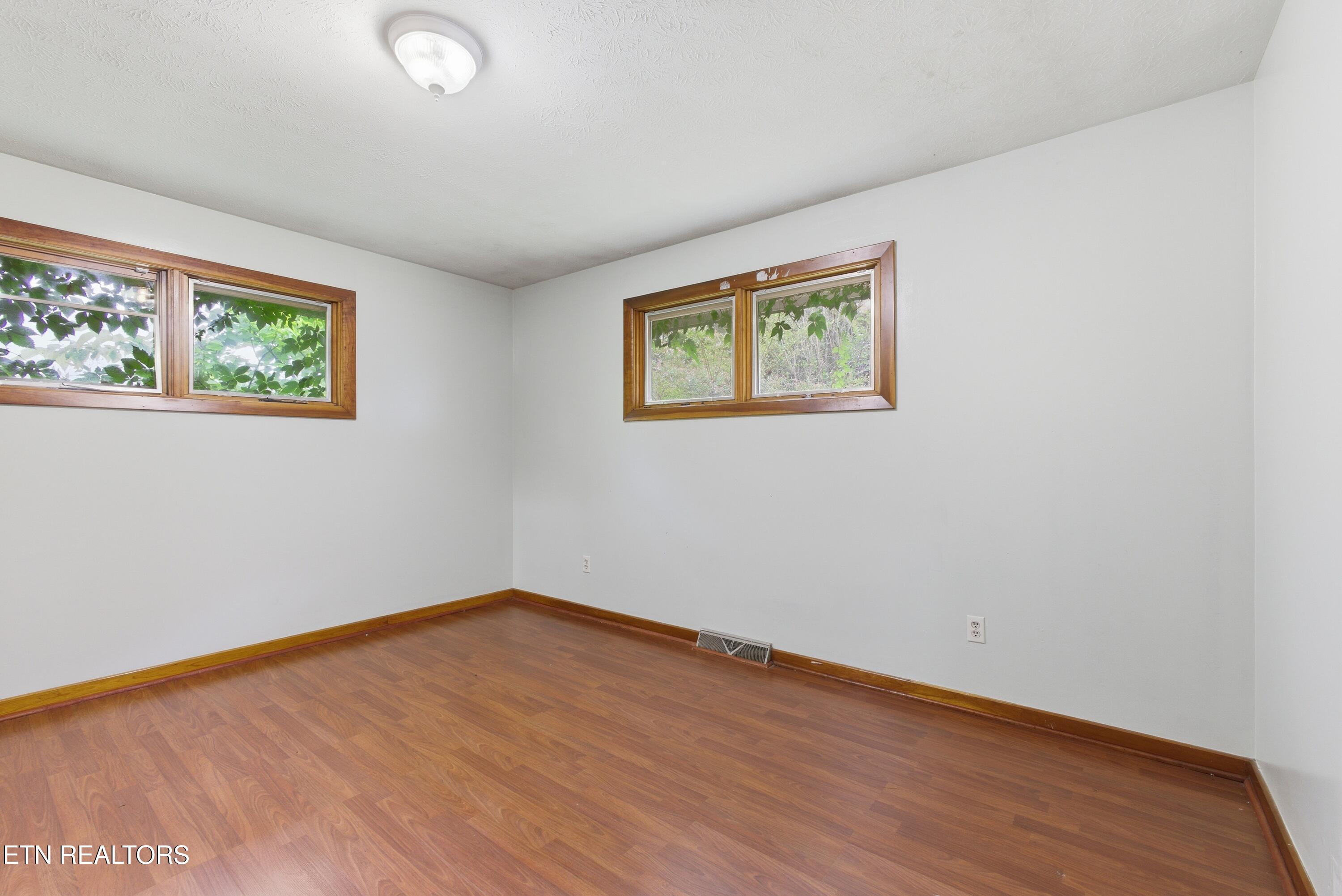 325 Vernal Drive Harriman TN 37748