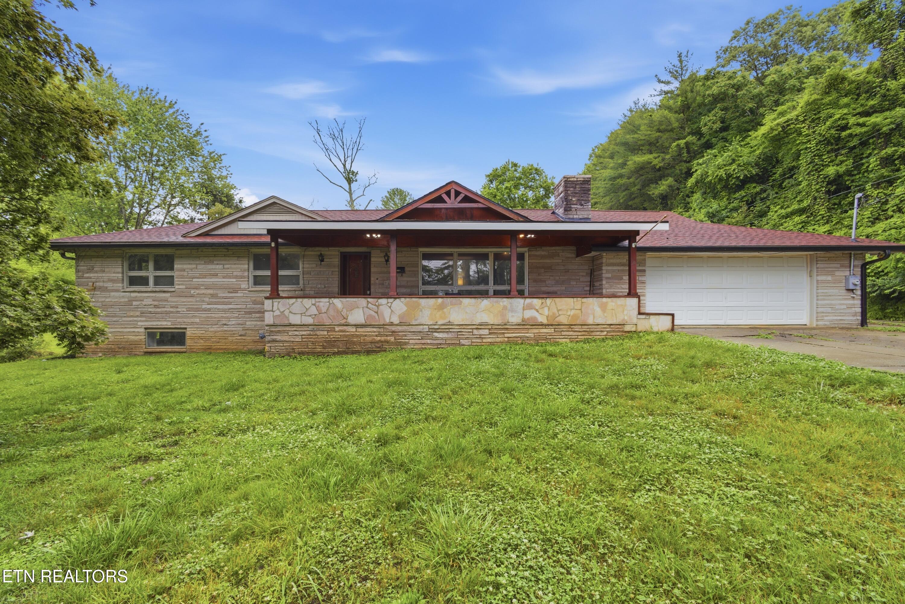 325 Vernal Drive Harriman TN 37748