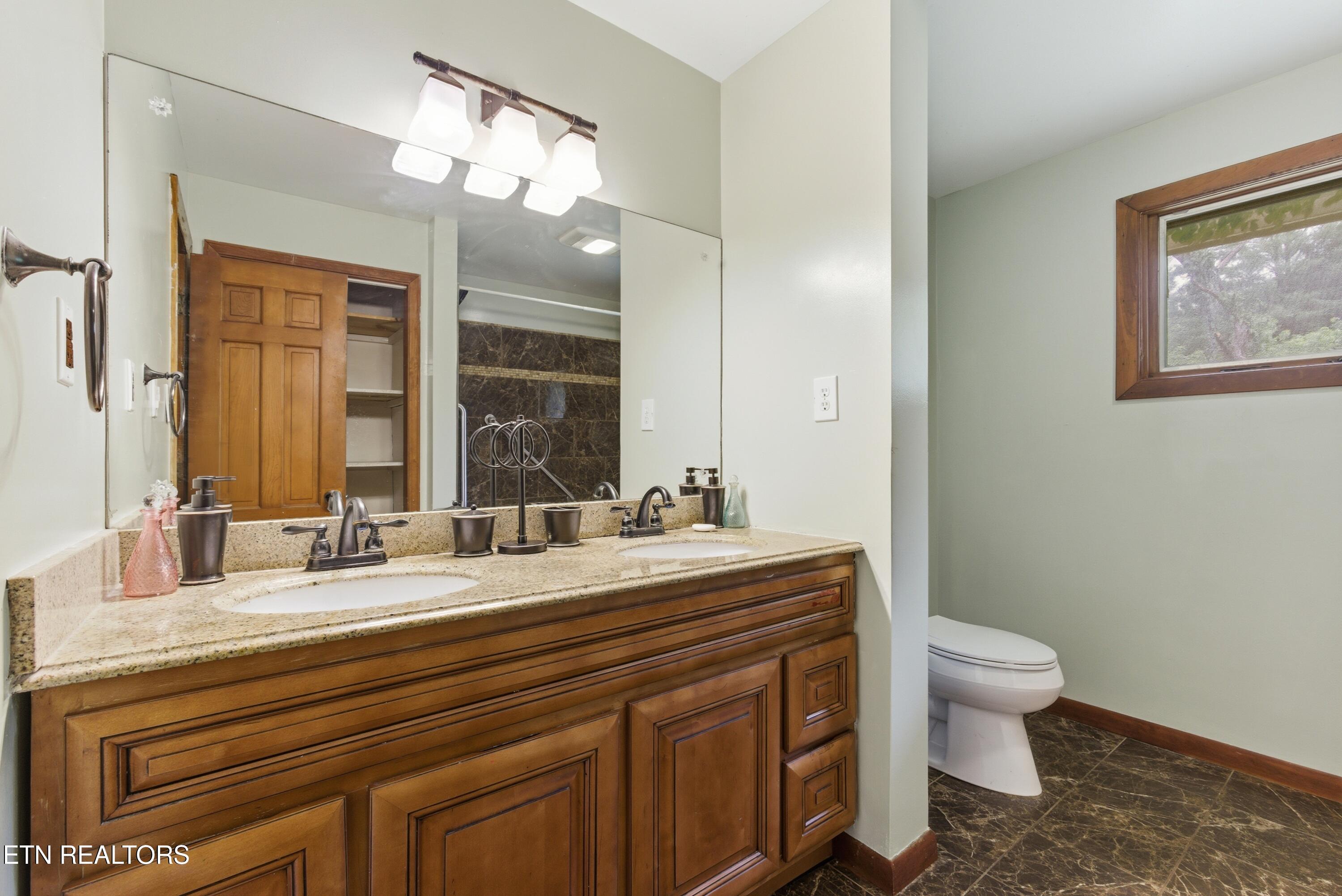 325 Vernal Drive Harriman TN 37748