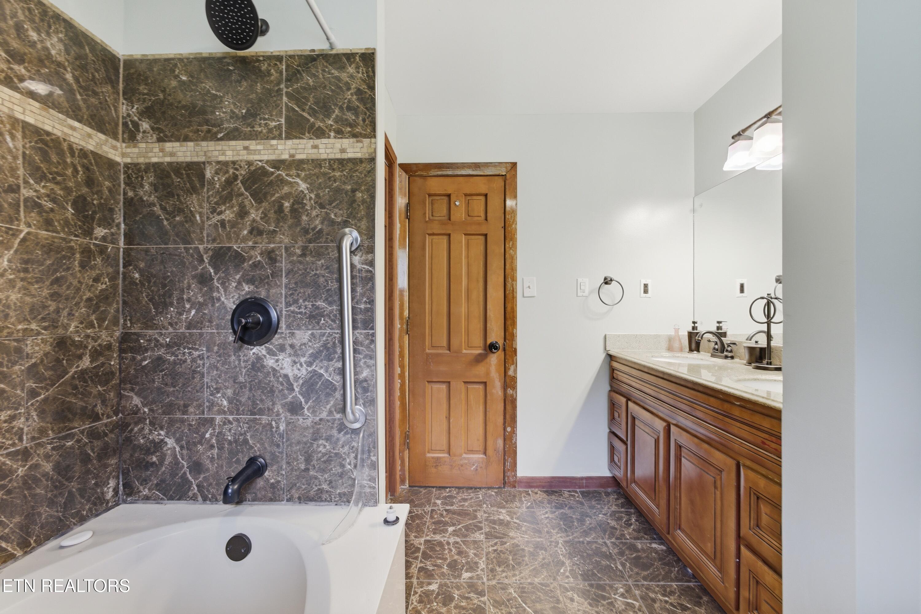 325 Vernal Drive Harriman TN 37748