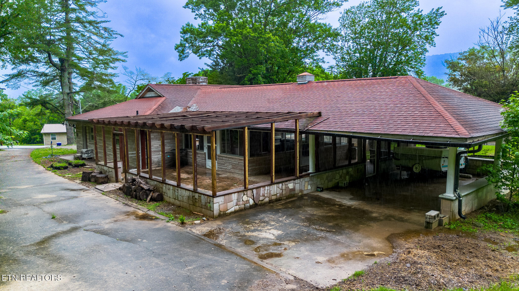 325 Vernal Drive Harriman TN 37748