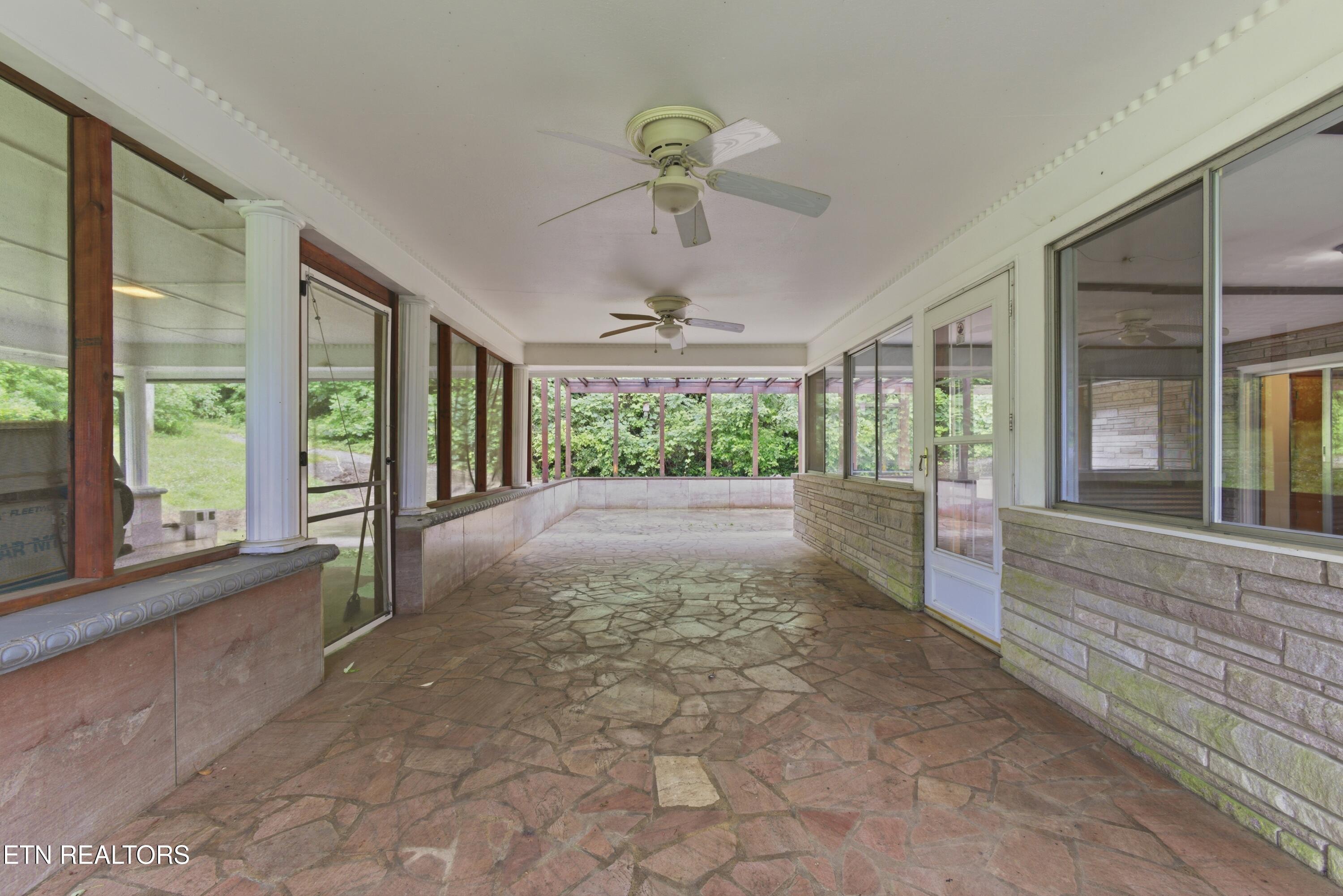 325 Vernal Drive Harriman TN 37748
