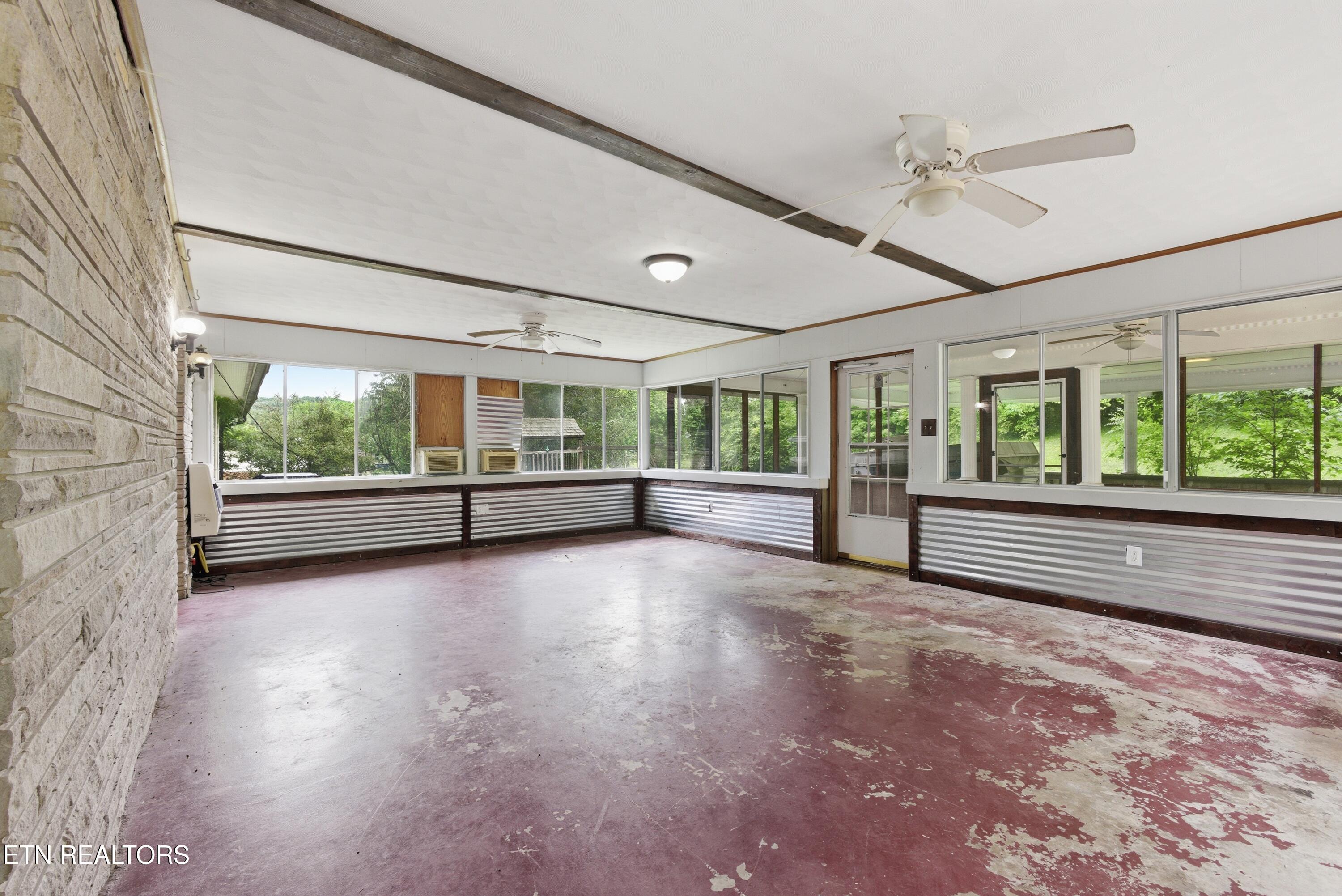 325 Vernal Drive Harriman TN 37748