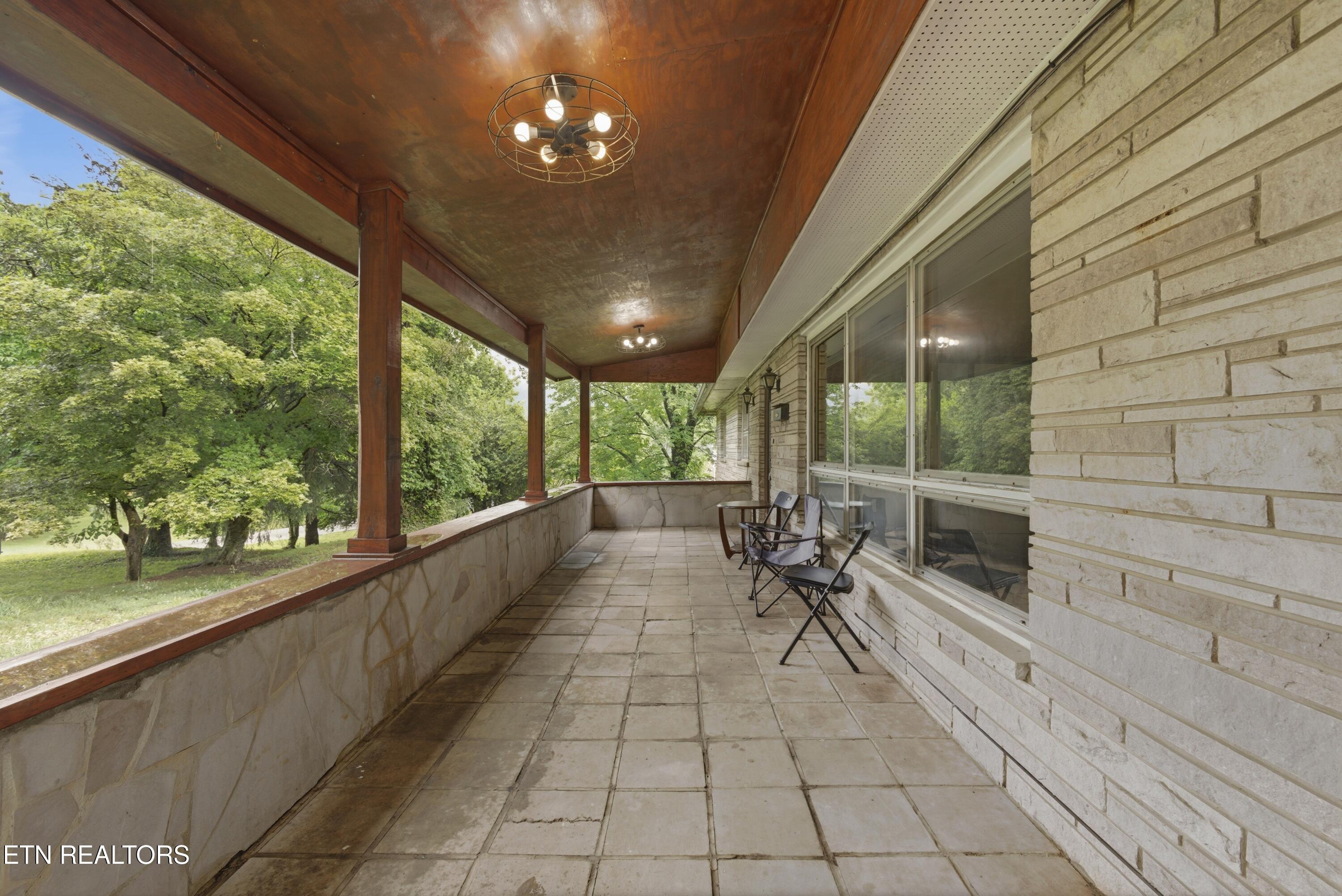 325 Vernal Drive Harriman TN 37748