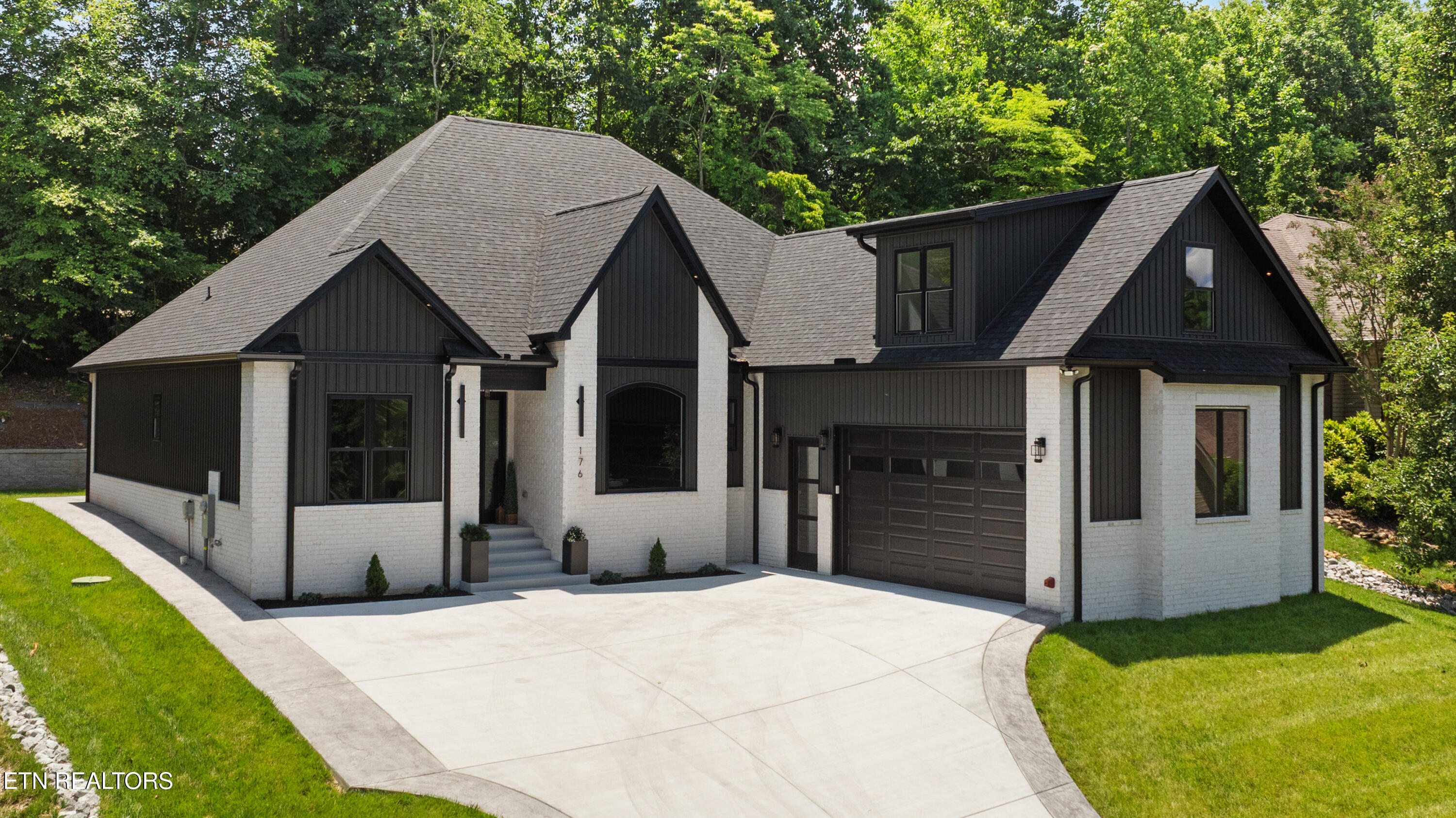 176 Saligugi Way Loudon TN 37774