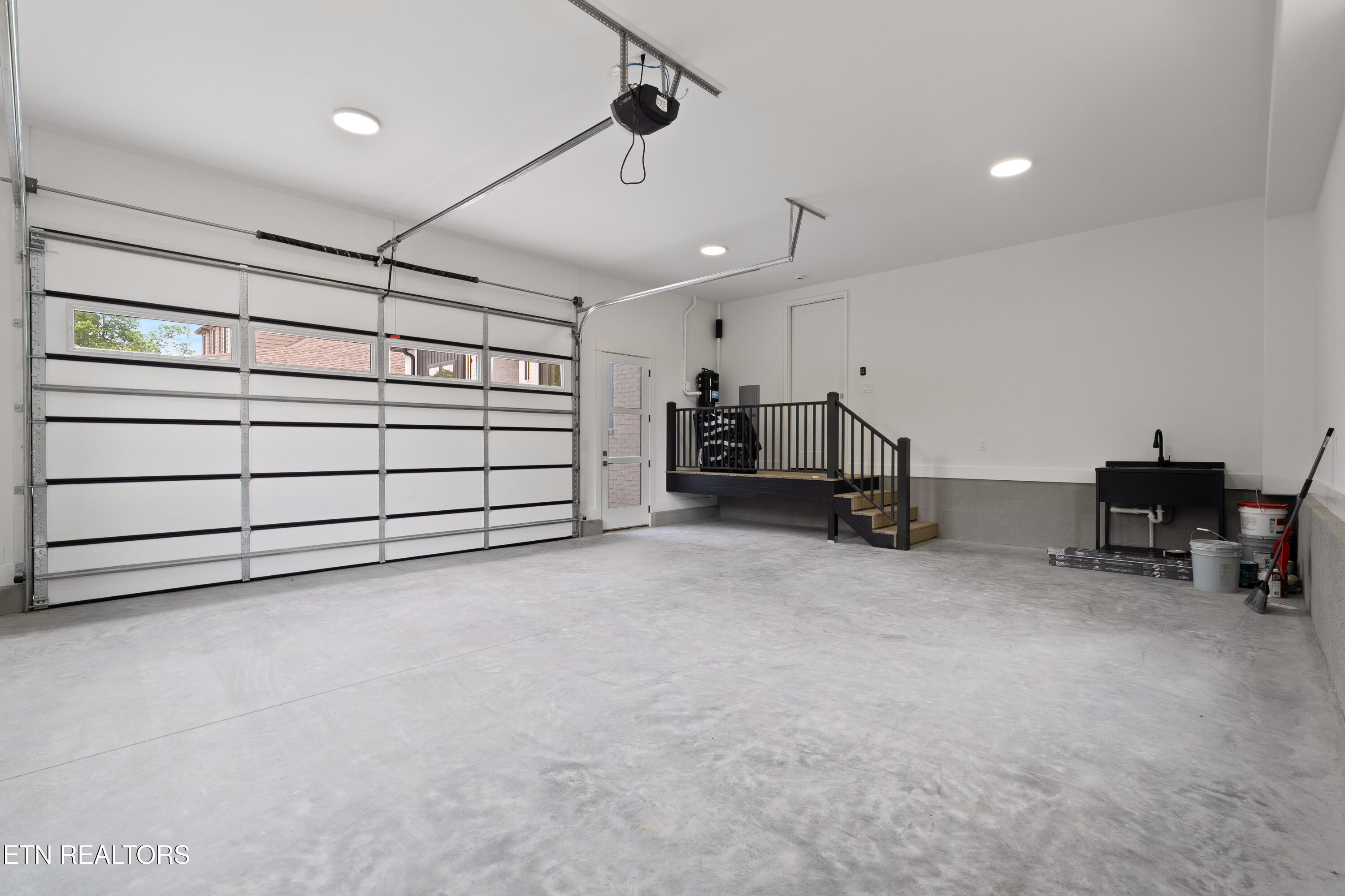 176 Saligugi Way Loudon TN 37774