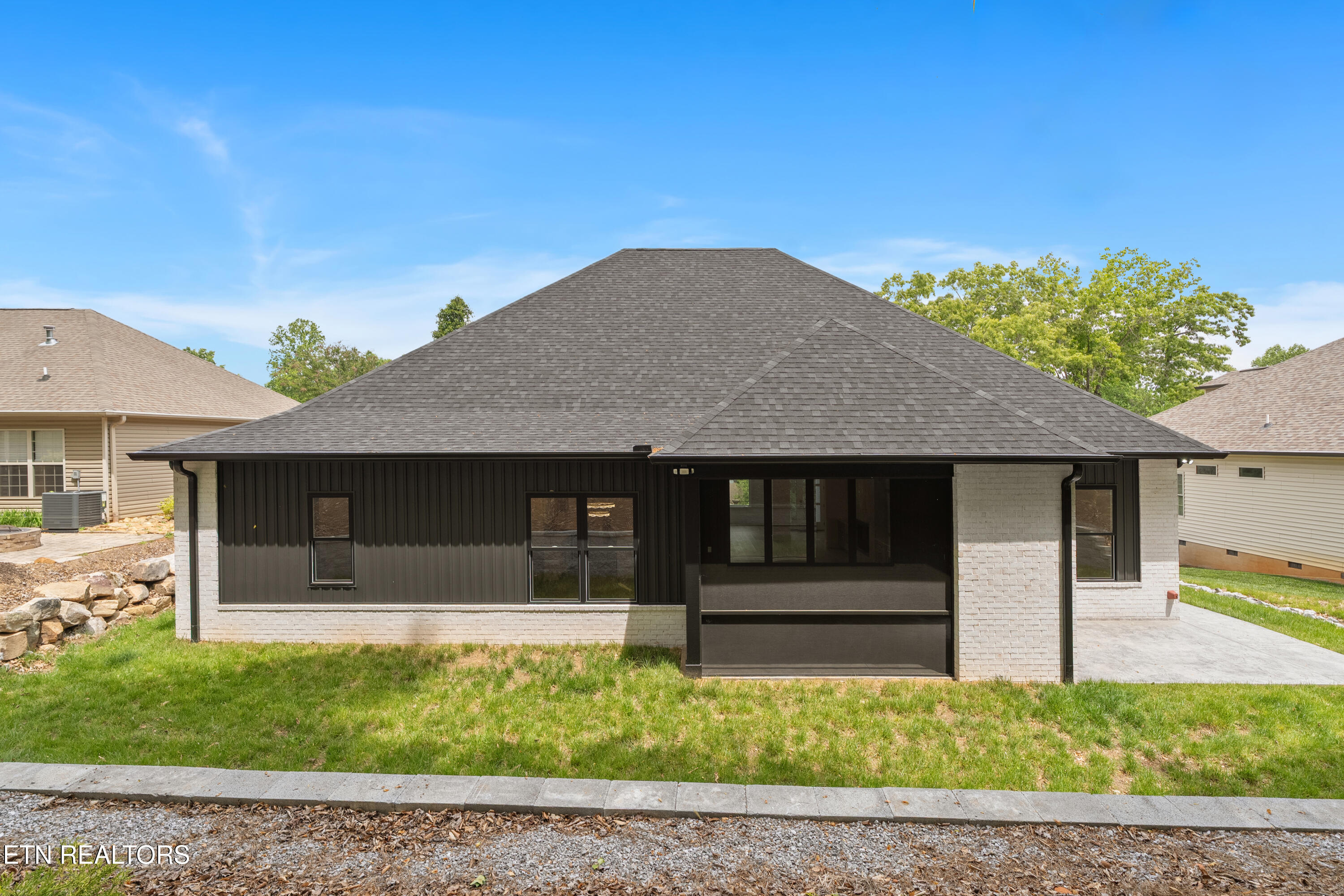 176 Saligugi Way Loudon TN 37774