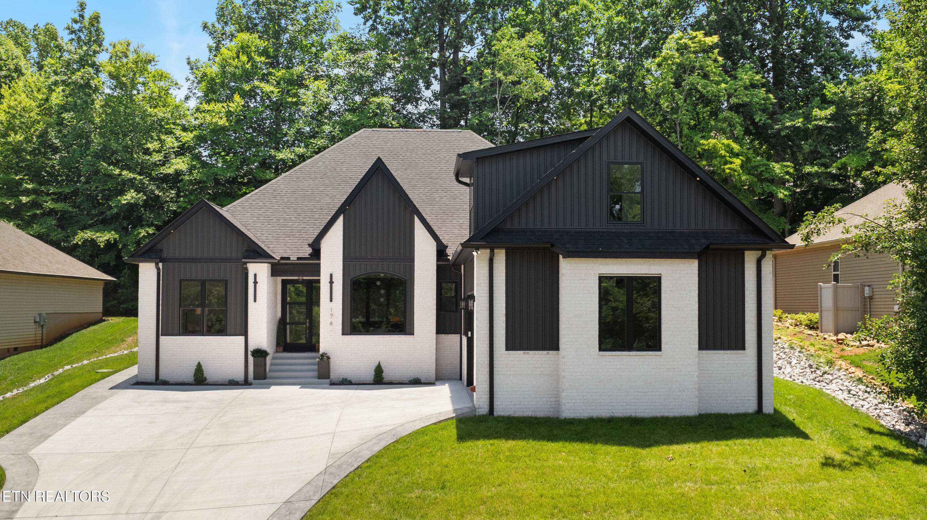 176 Saligugi Way Loudon TN 37774