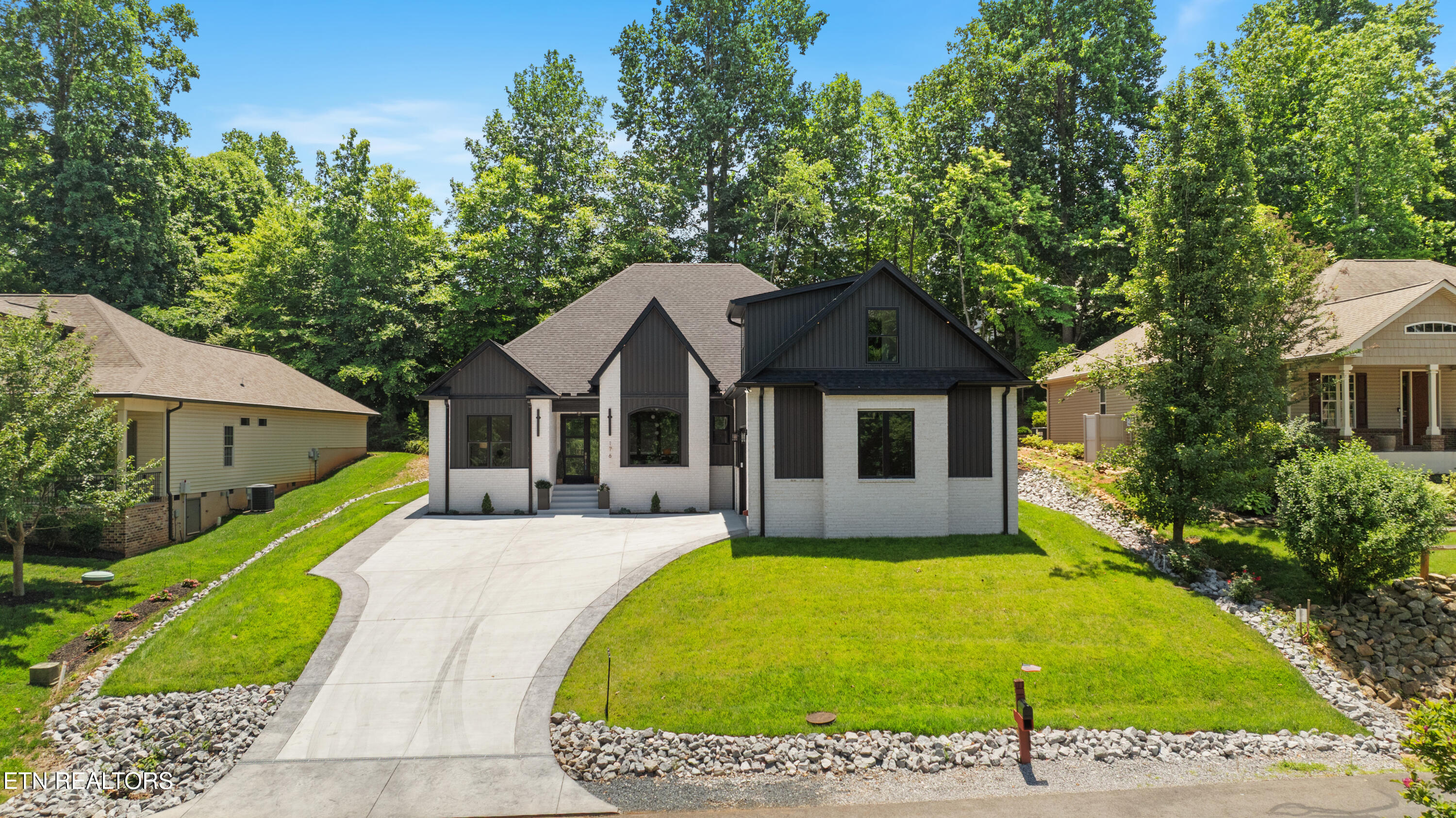 176 Saligugi Way Loudon TN 37774