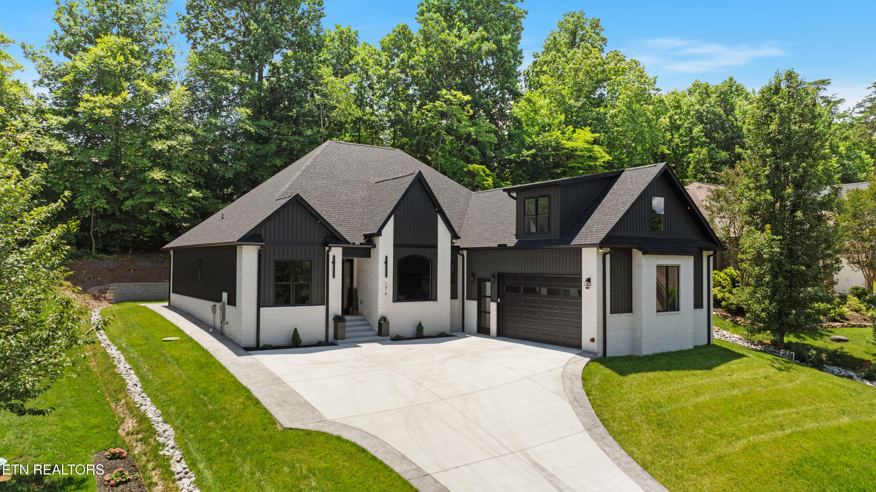 176 Saligugi Way Loudon TN 37774