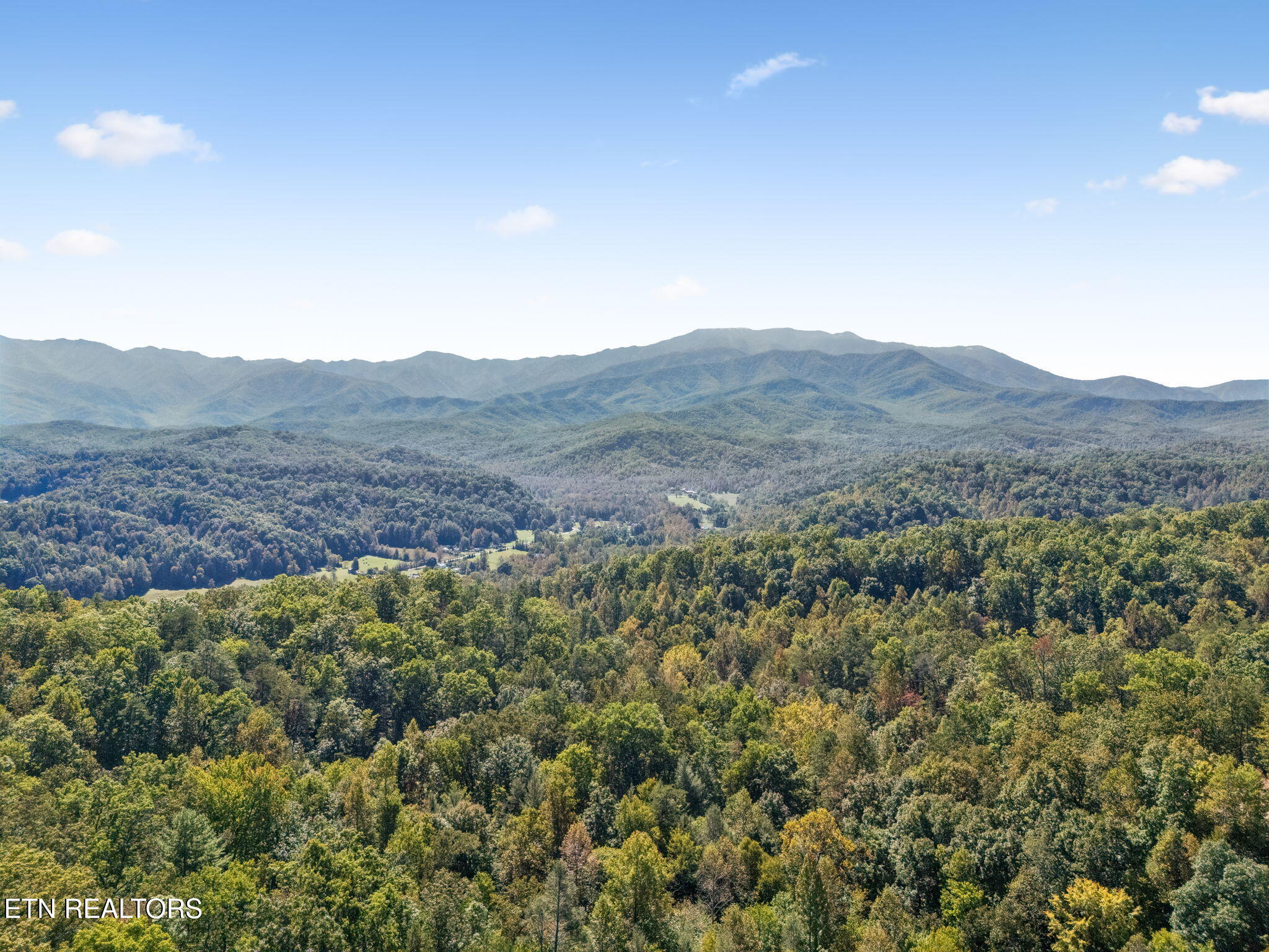 2760 Hawks View Trail Pigeon Forge TN 37876
