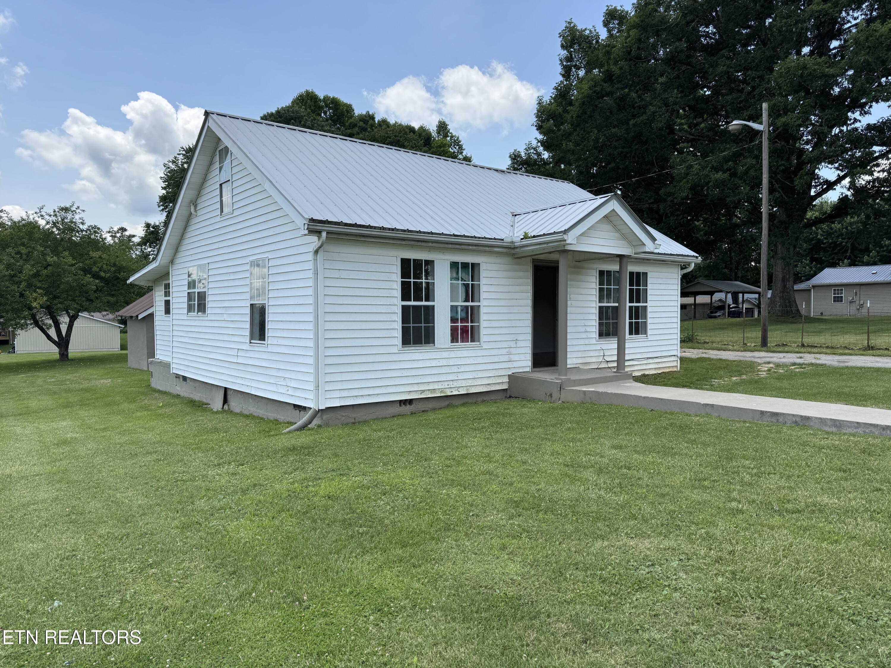 1028 Frank Campbell Road Jamestown TN 38556