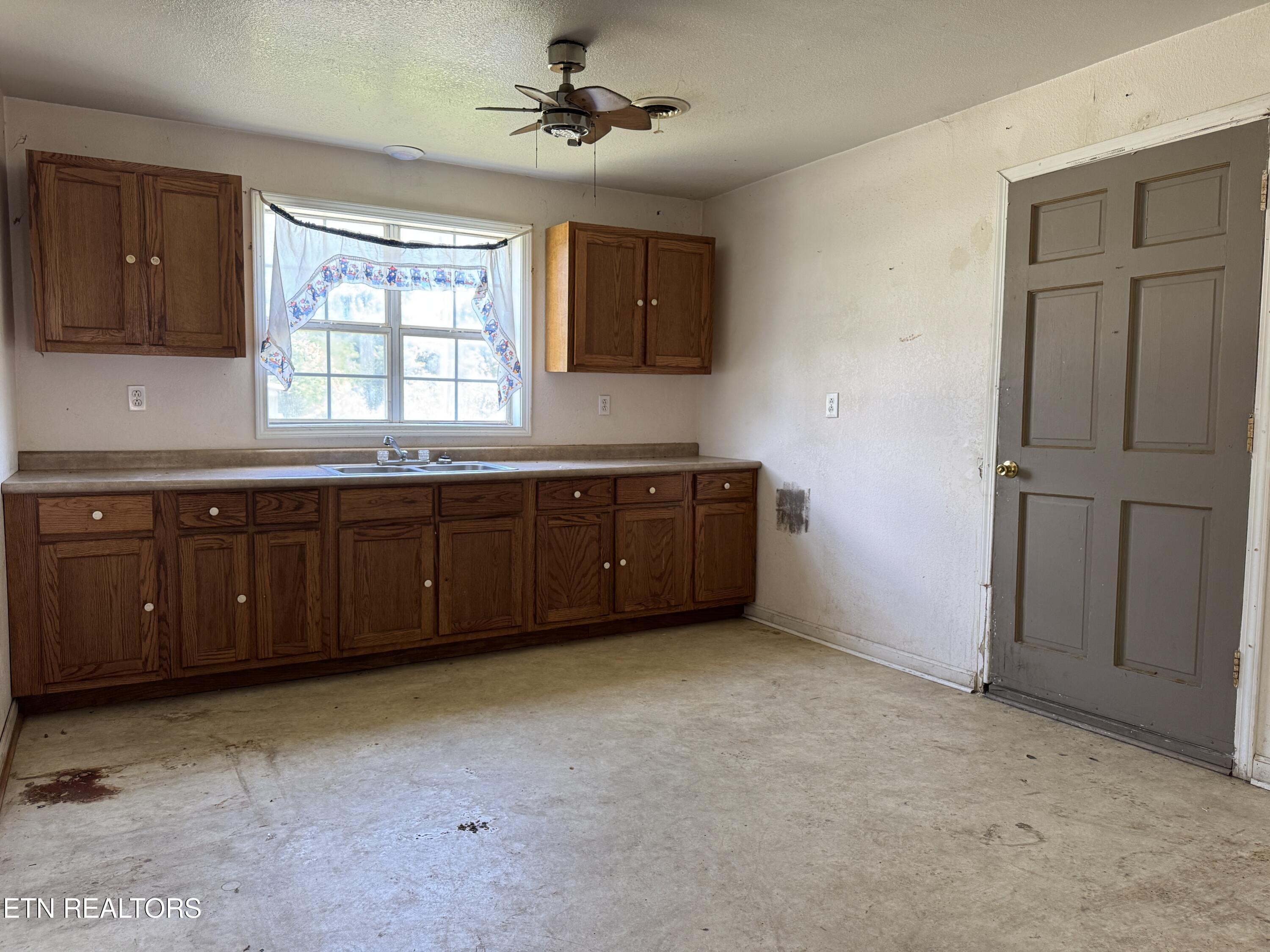 1028 Frank Campbell Road Jamestown TN 38556