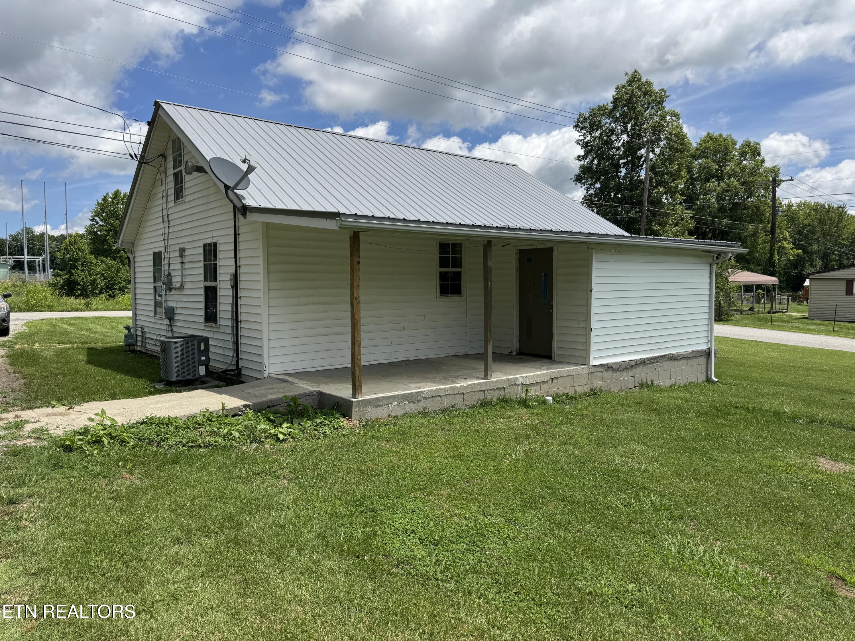 1028 Frank Campbell Road Jamestown TN 38556