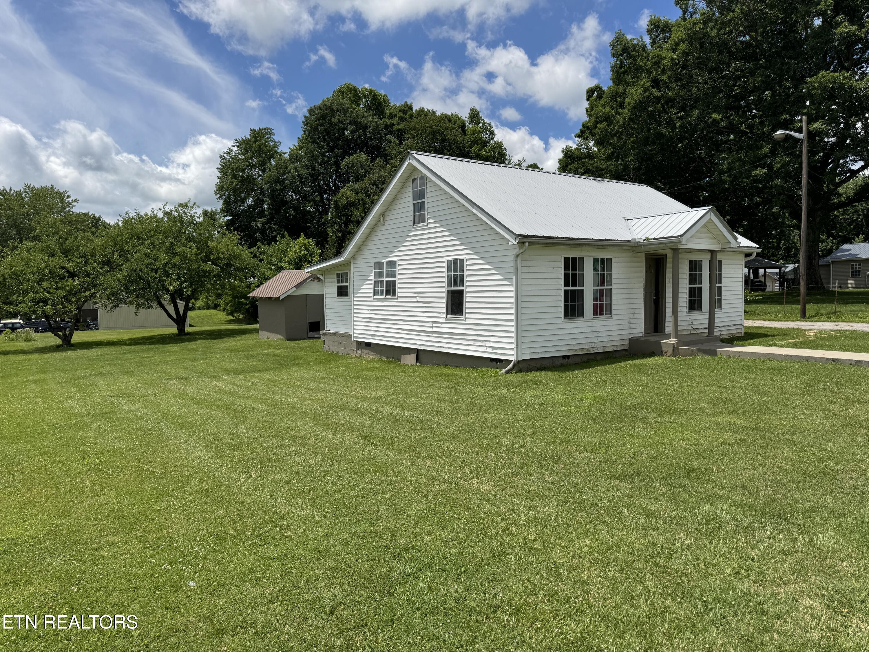 1028 Frank Campbell Road Jamestown TN 38556