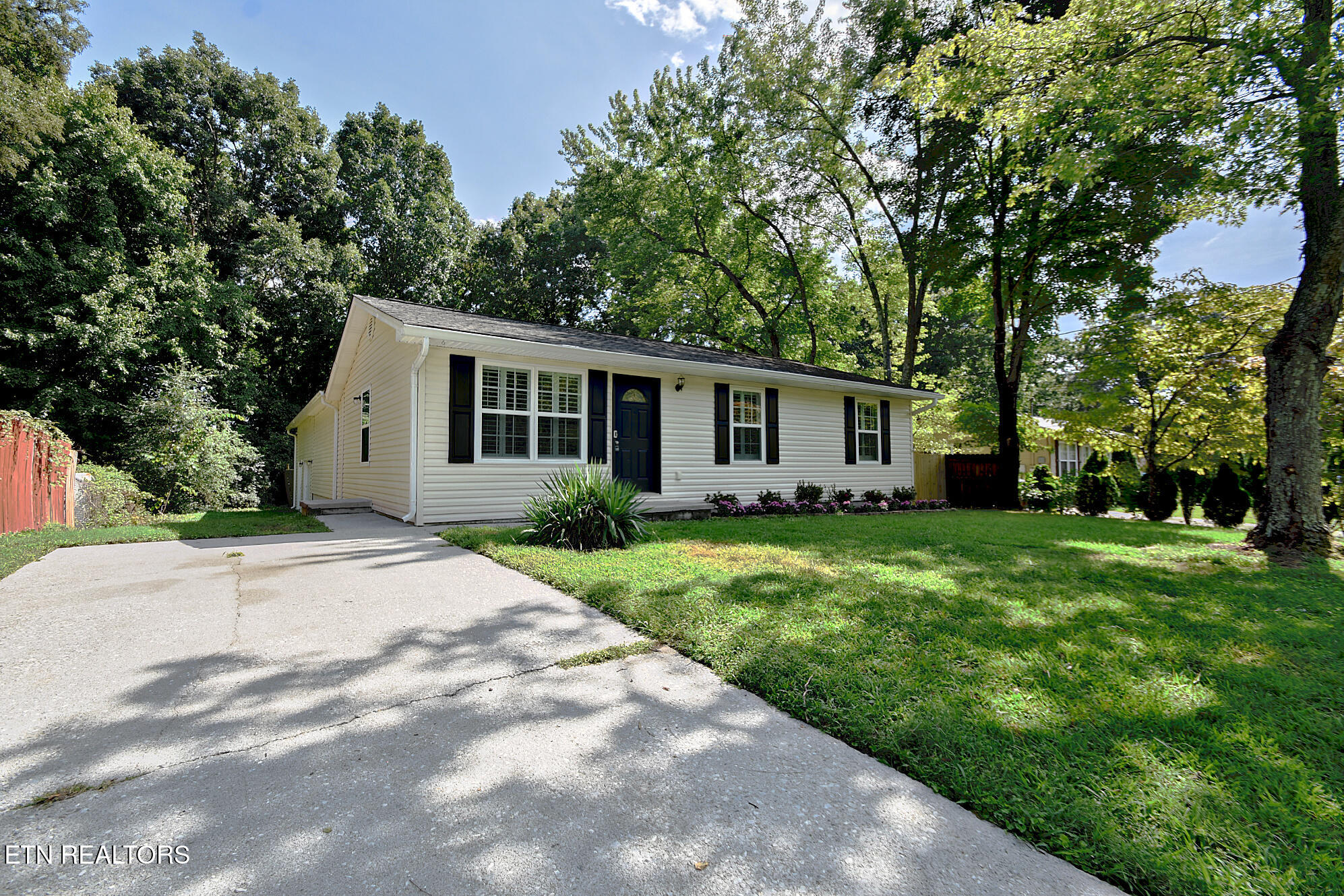5924 W Pine Lane Knoxville TN 37909