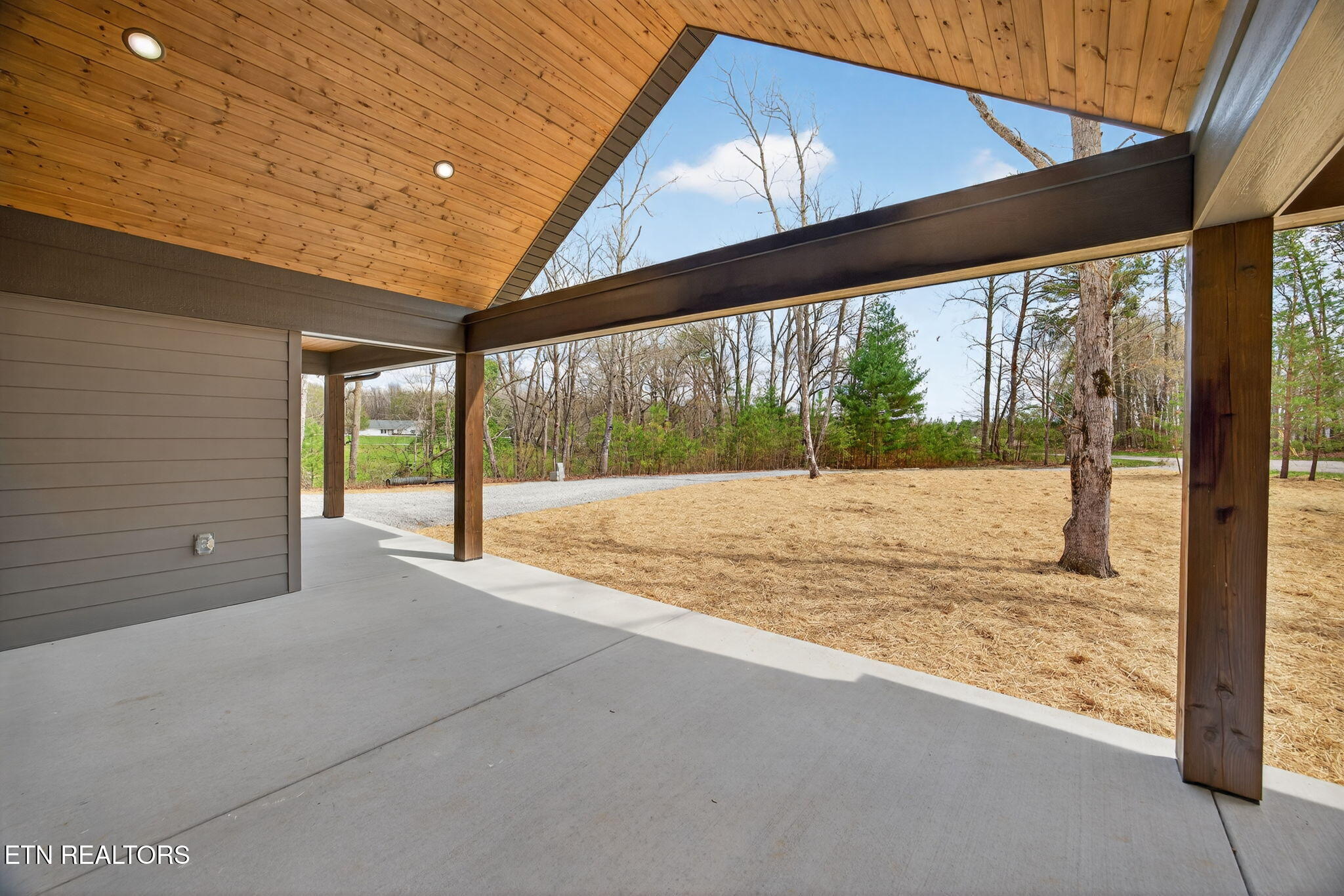 12 Pine Place Monterey TN 38574