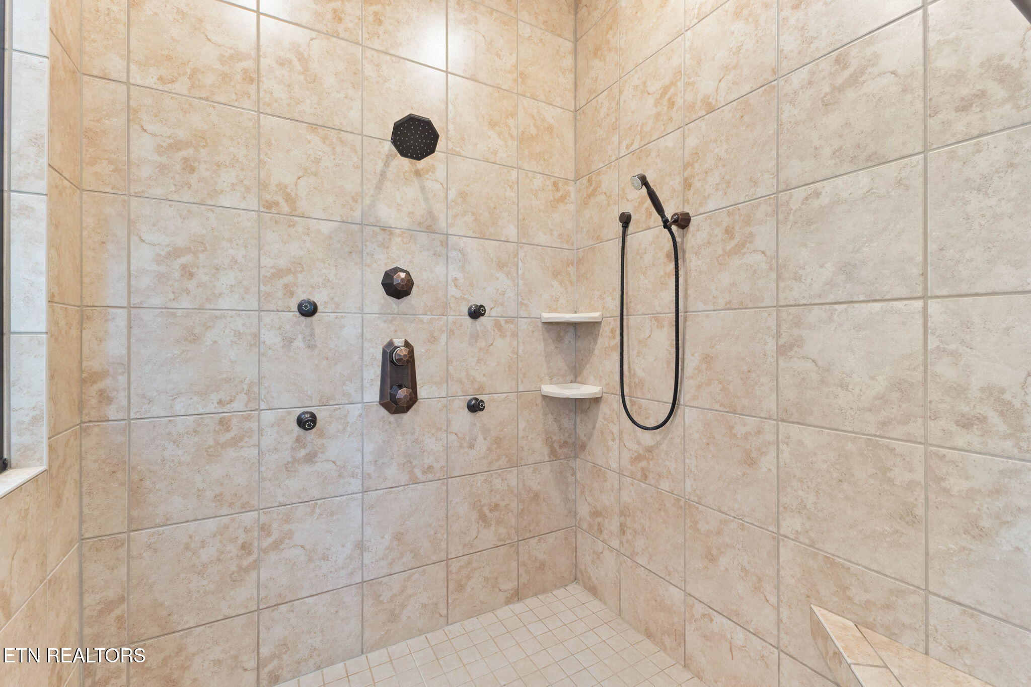 643 Crown Pointe Road Lafollette TN 37766