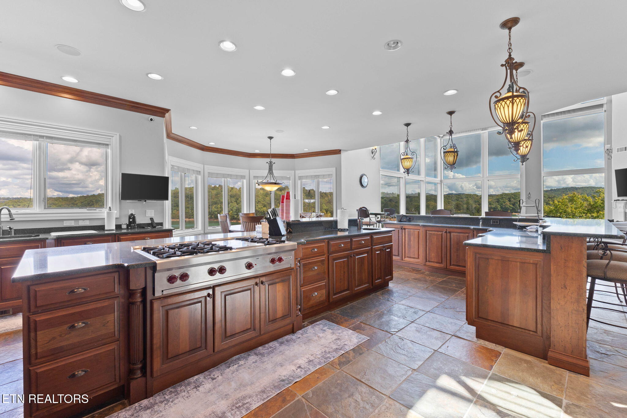 643 Crown Pointe Road Lafollette TN 37766