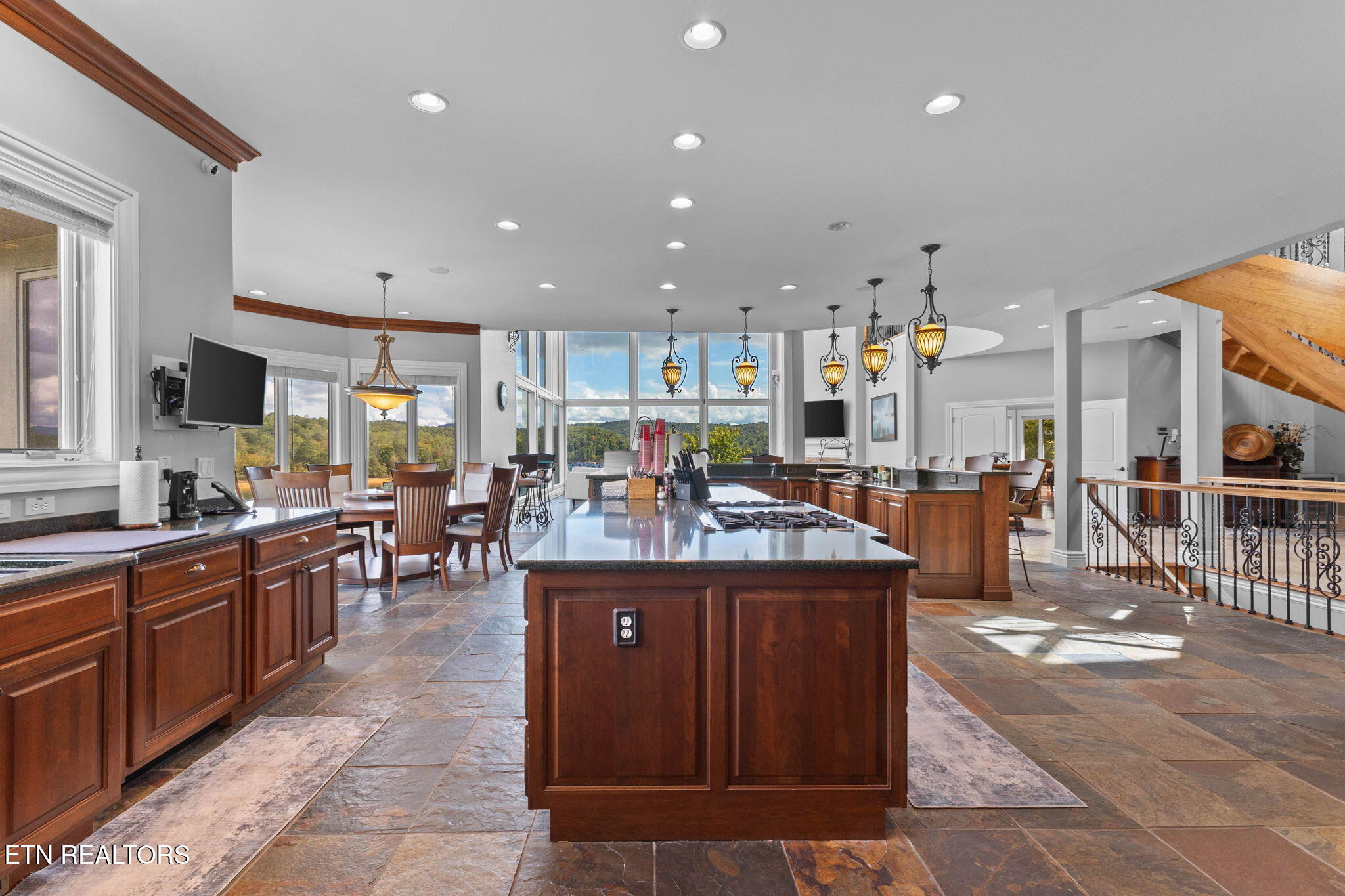 643 Crown Pointe Road Lafollette TN 37766