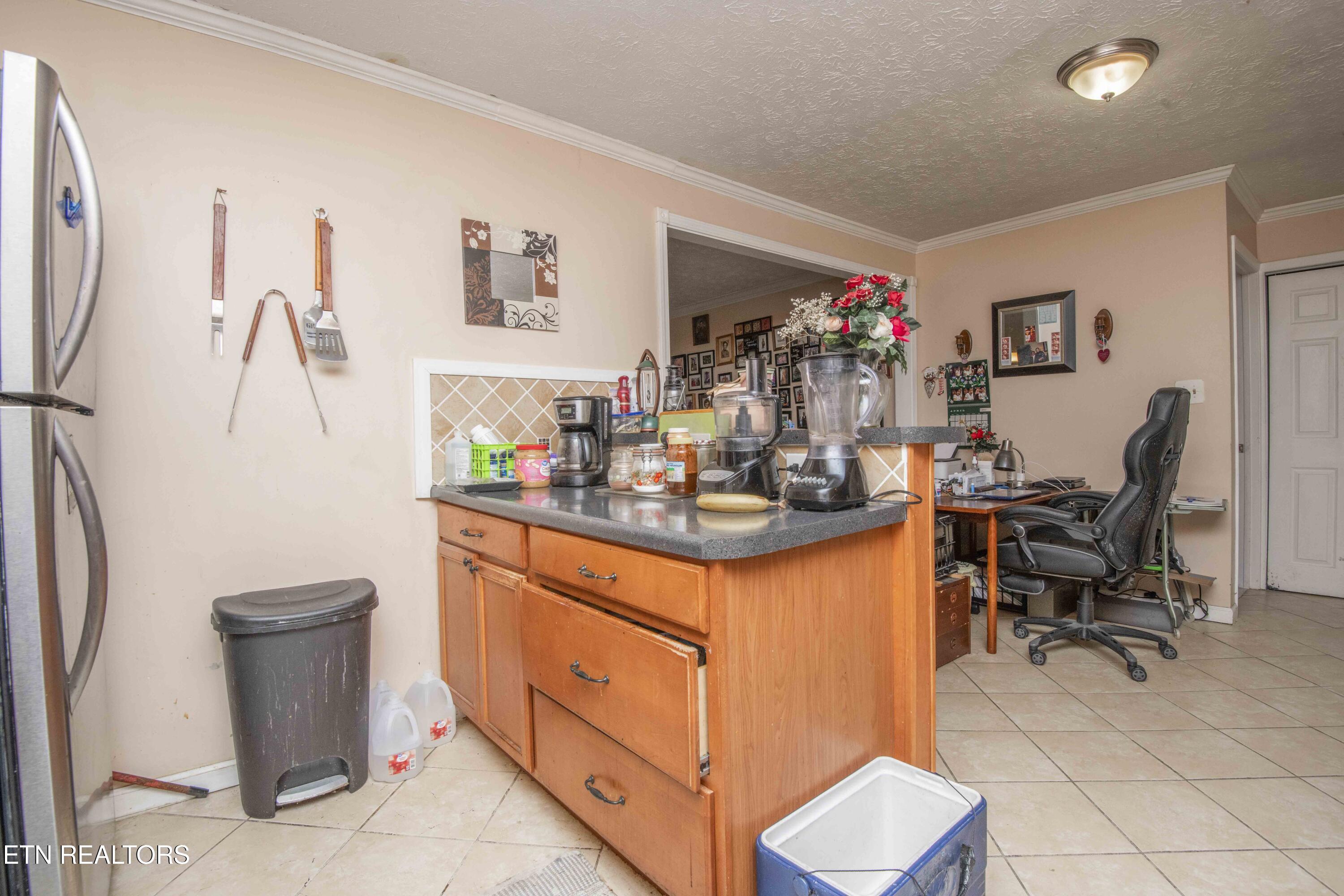 223 White Oak Lane Heiskell TN 37754