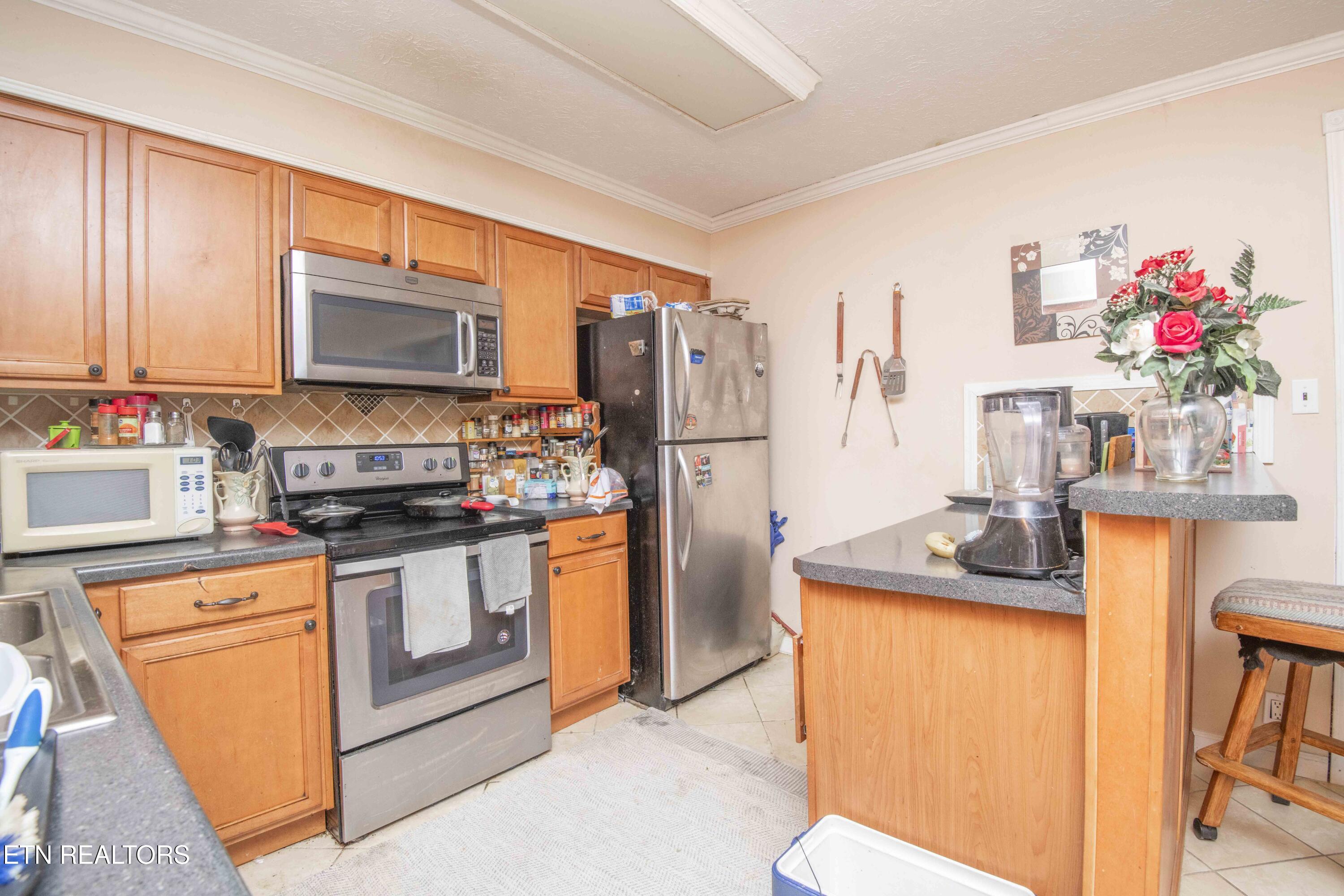 223 White Oak Lane Heiskell TN 37754