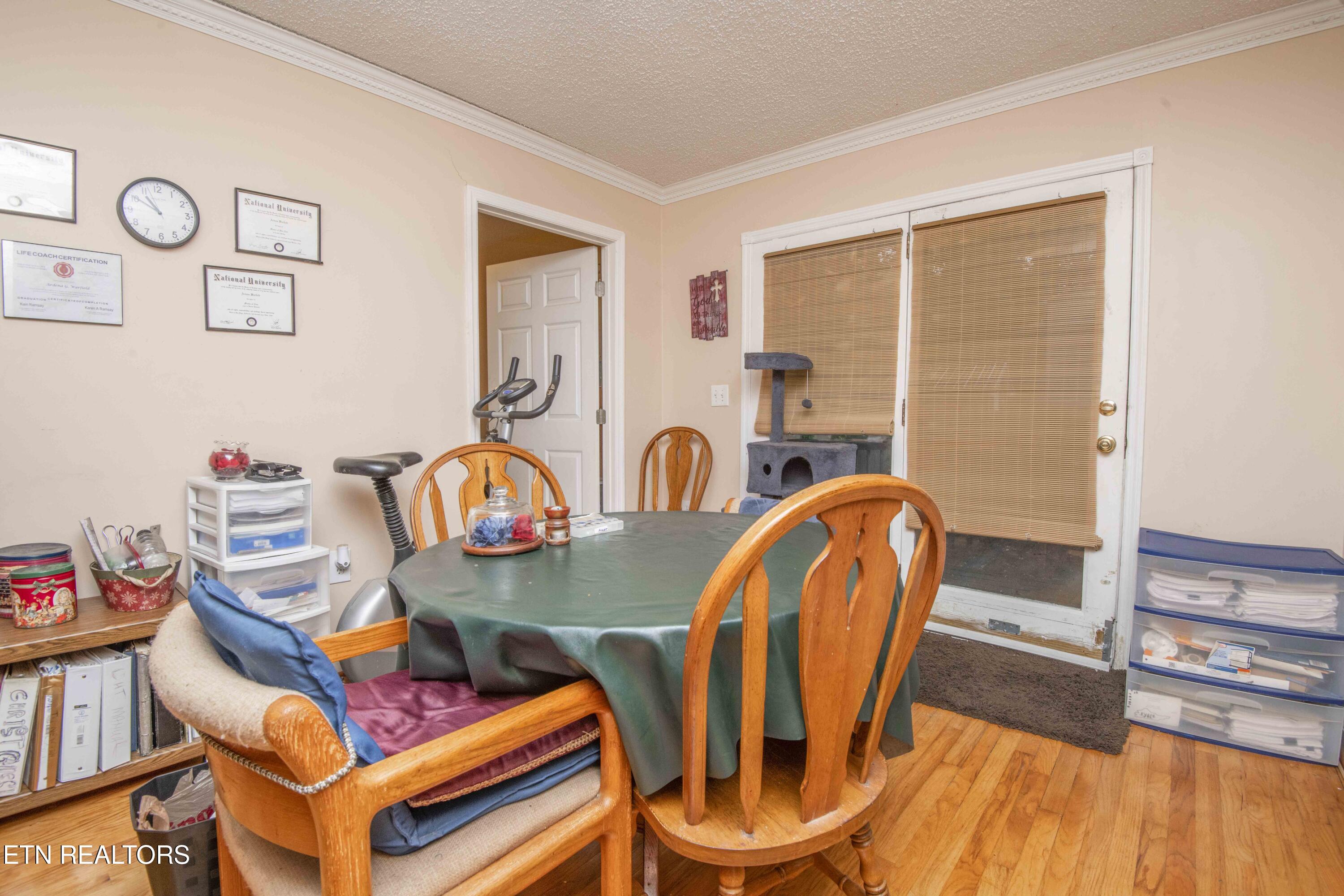 223 White Oak Lane Heiskell TN 37754