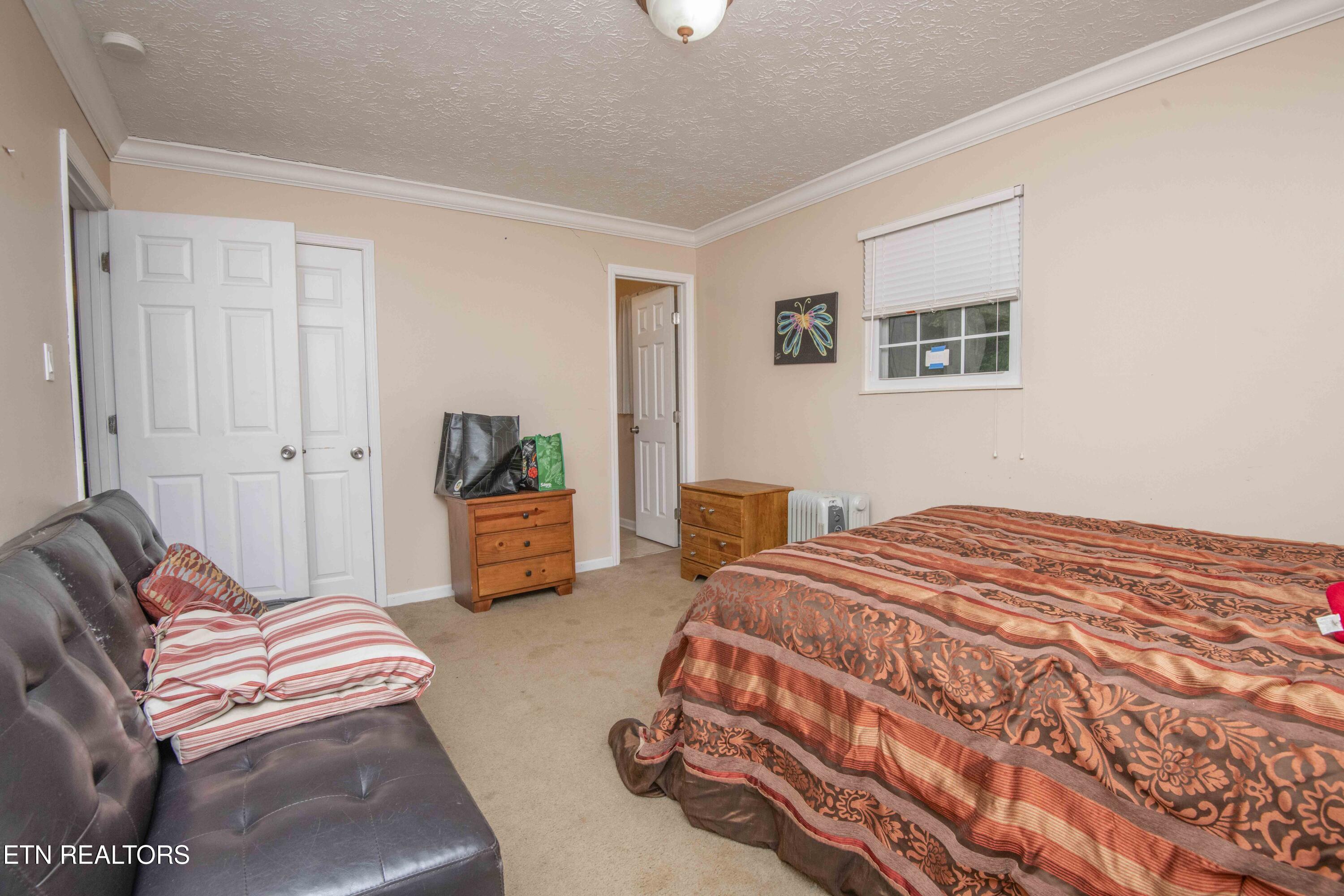223 White Oak Lane Heiskell TN 37754