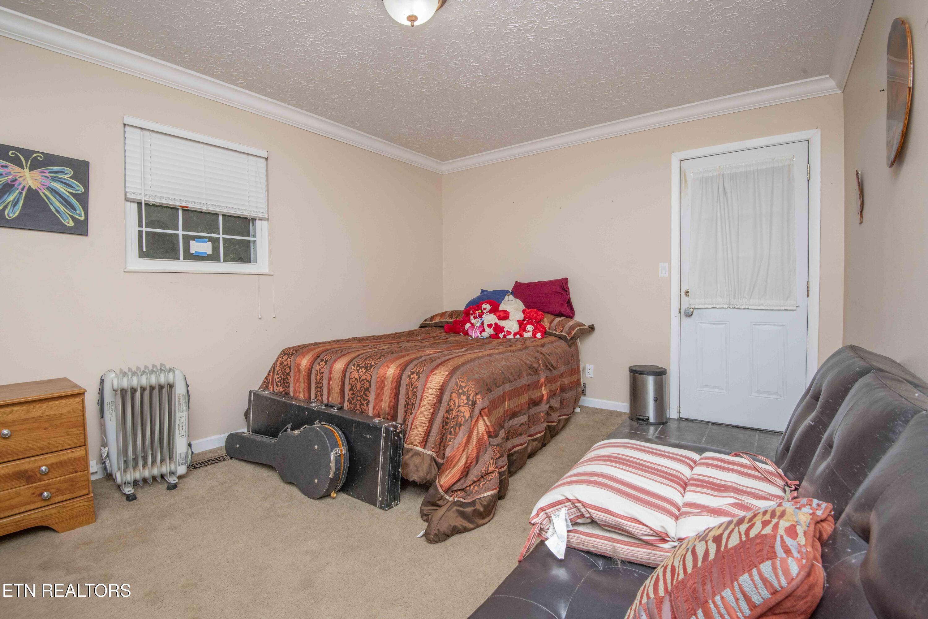 223 White Oak Lane Heiskell TN 37754