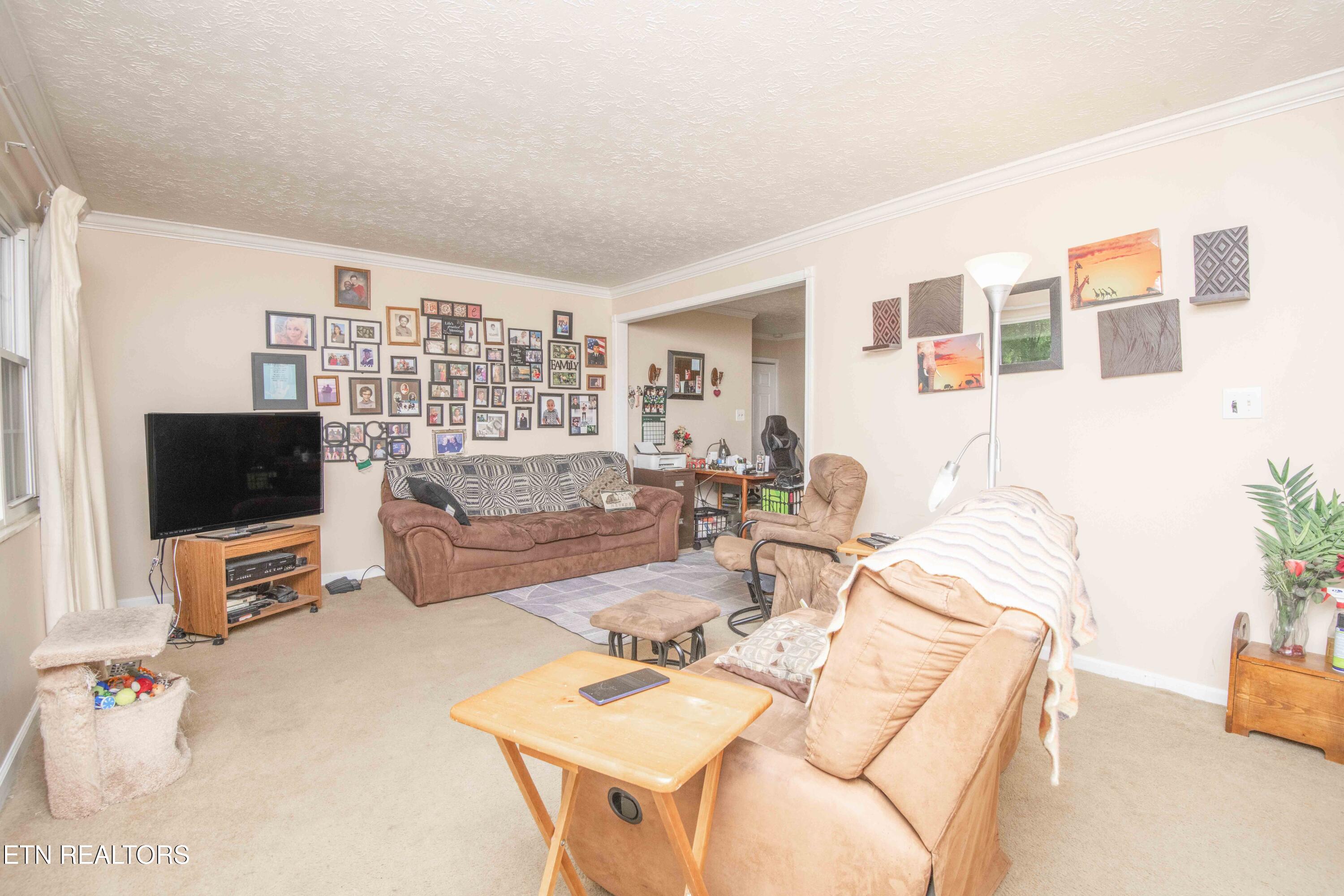 223 White Oak Lane Heiskell TN 37754