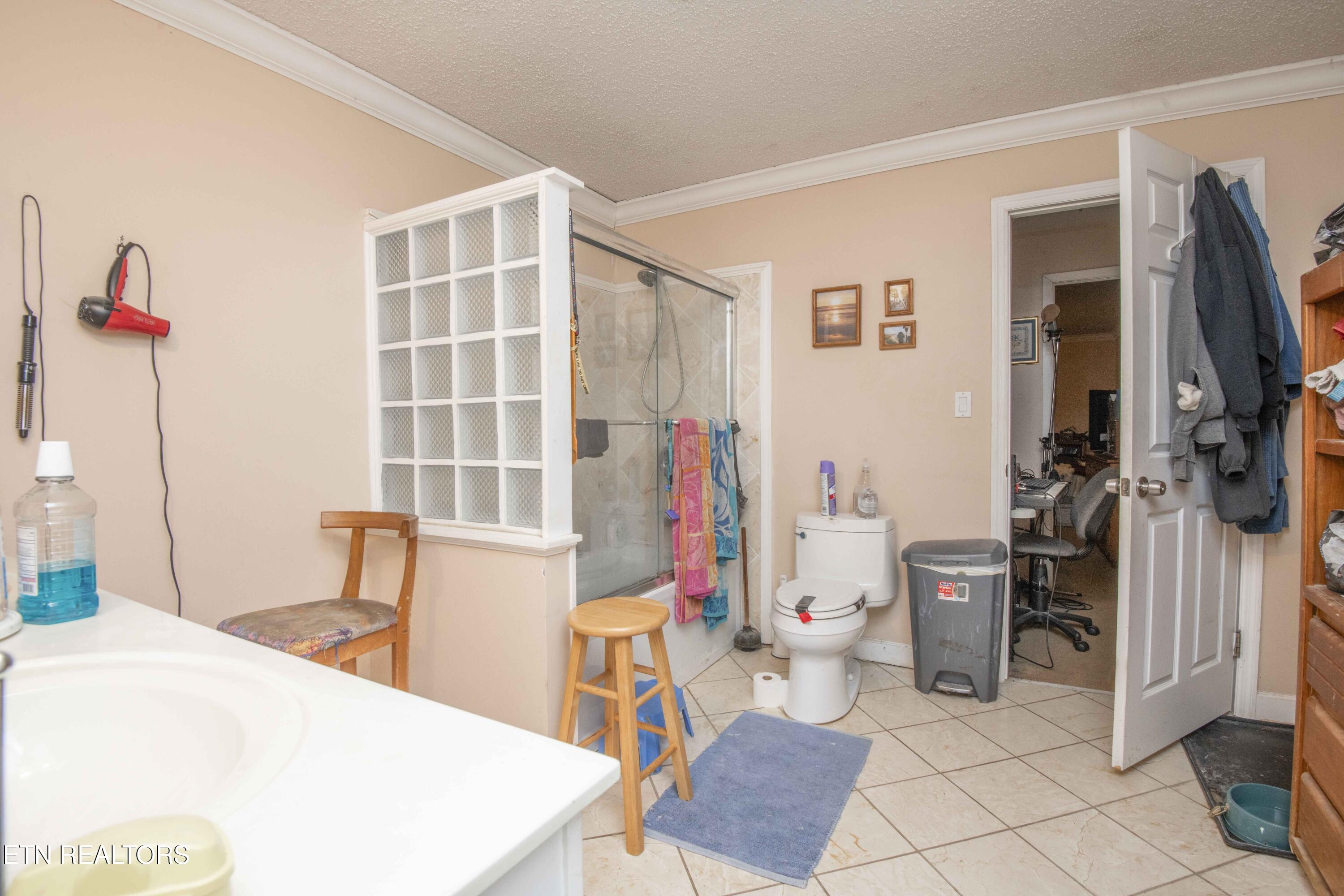 223 White Oak Lane Heiskell TN 37754