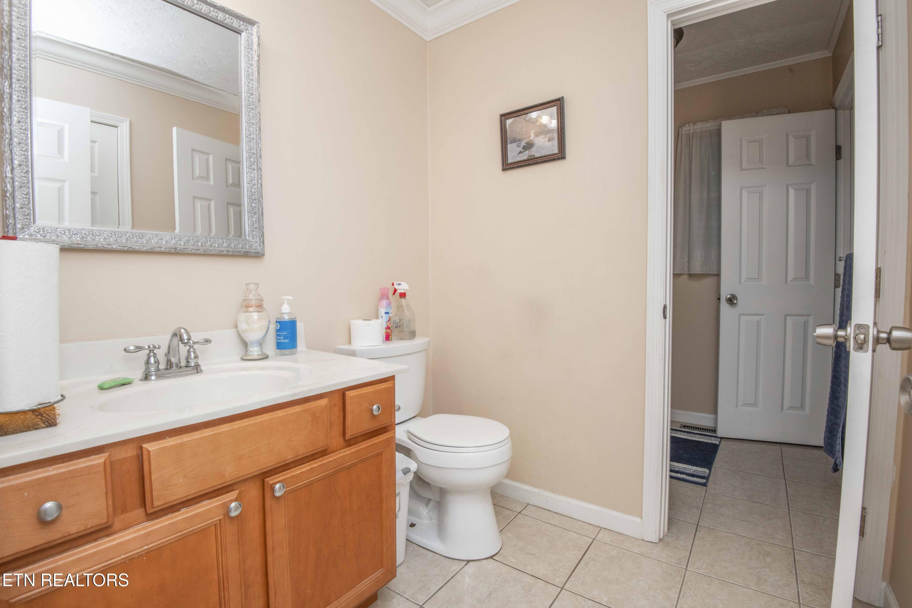 223 White Oak Lane Heiskell TN 37754