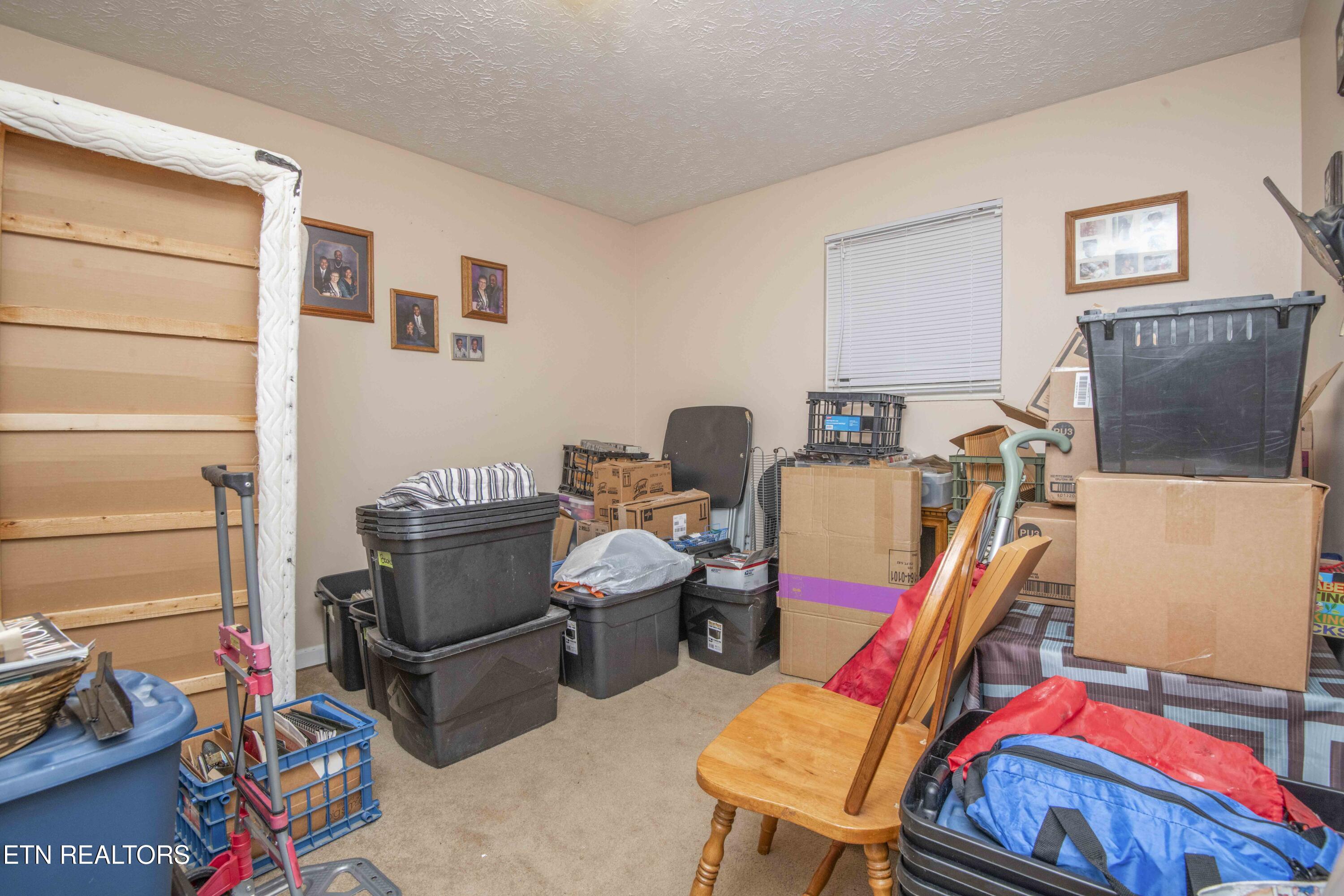 223 White Oak Lane Heiskell TN 37754