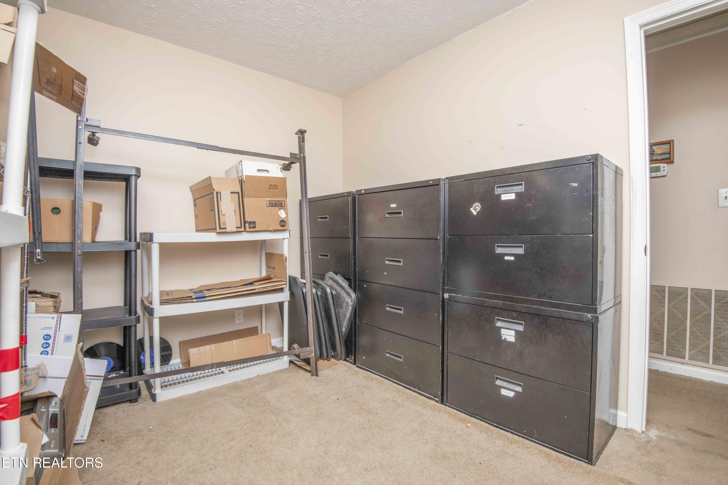 223 White Oak Lane Heiskell TN 37754