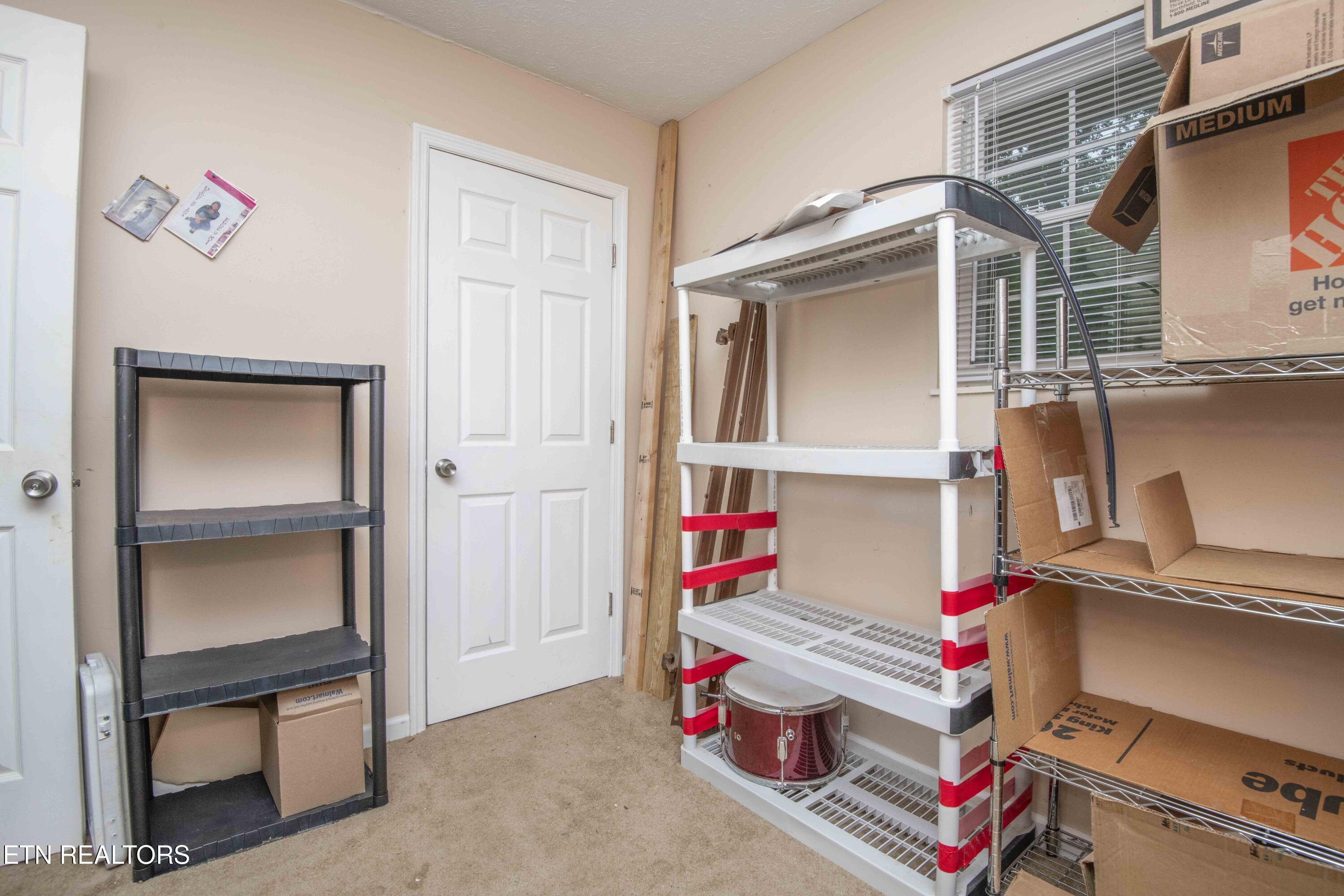 223 White Oak Lane Heiskell TN 37754