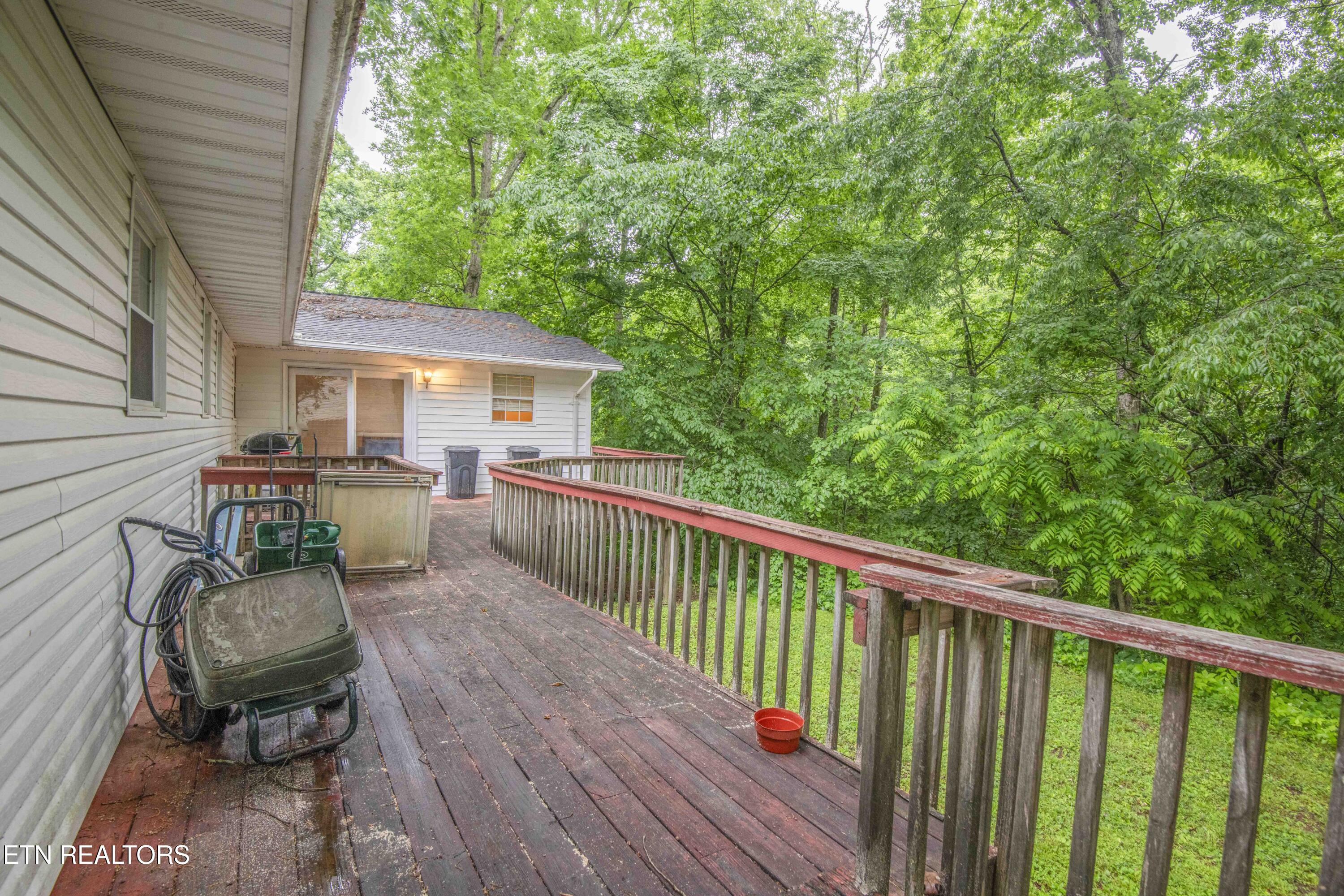 223 White Oak Lane Heiskell TN 37754