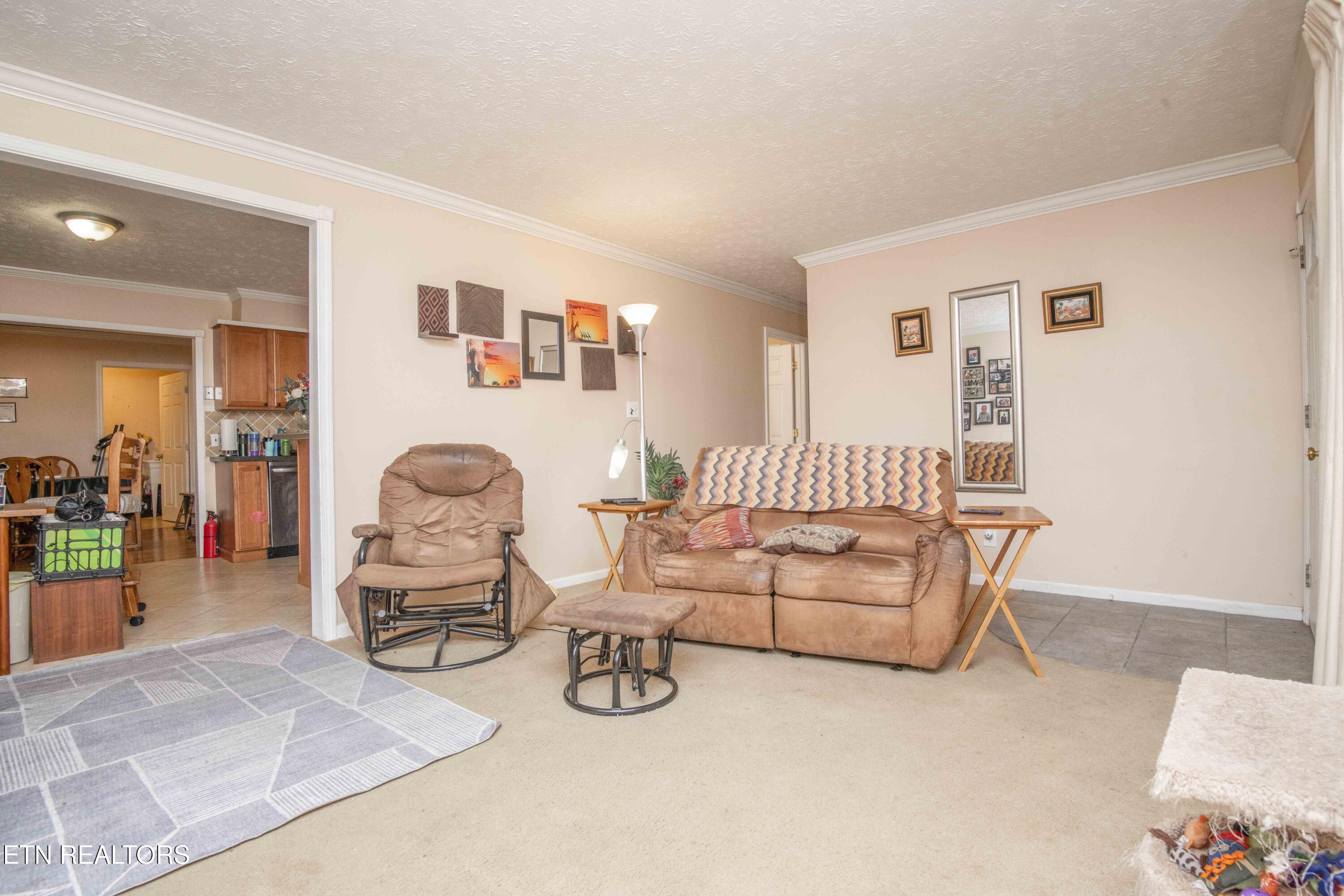 223 White Oak Lane Heiskell TN 37754